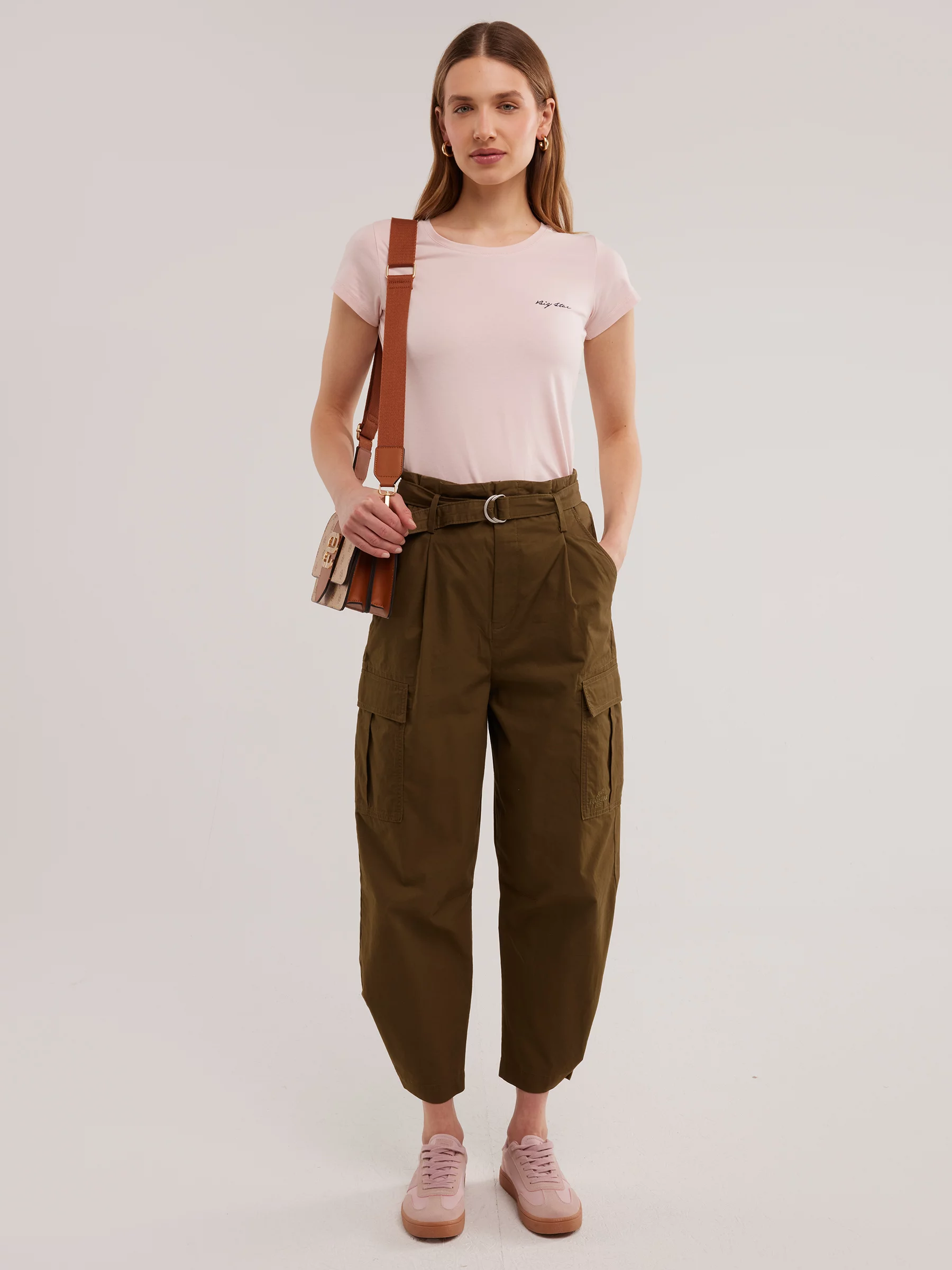 Koszulka damska z niewielkim logo różowa Irsera 600