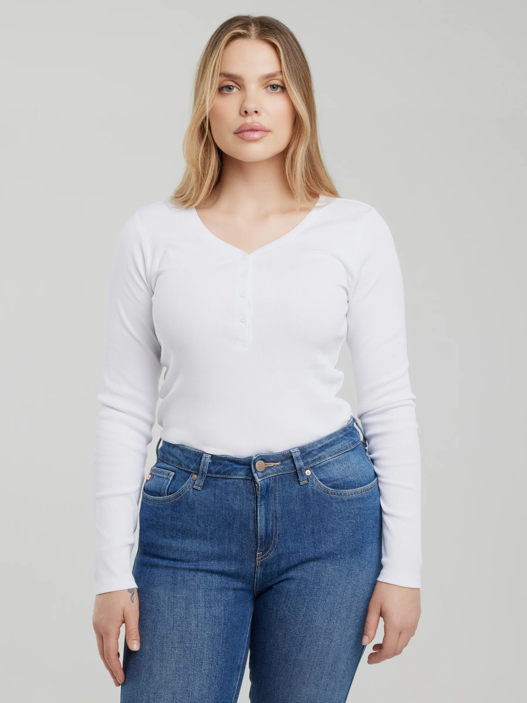 Bluzka damska z prążkowanej dzianiny biała Nathalie 101