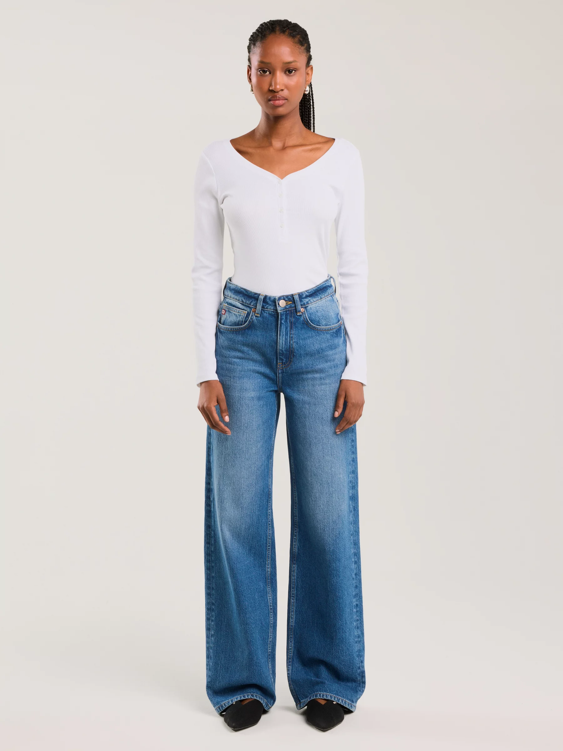 Bluzka damska z prążkowanej dzianiny biała Nathalie 101