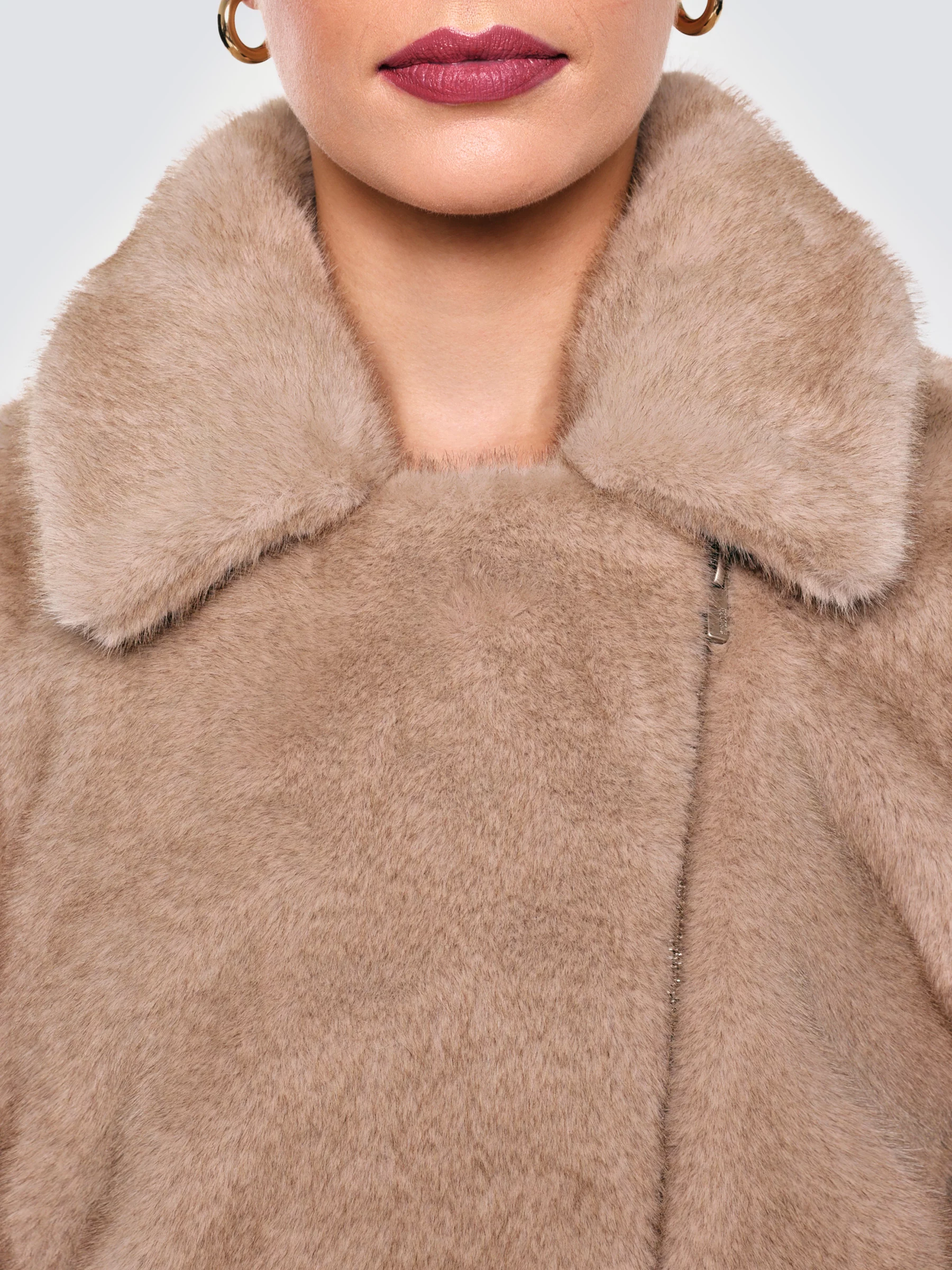 Kurtka damska futerko beżowa Godivasa 800