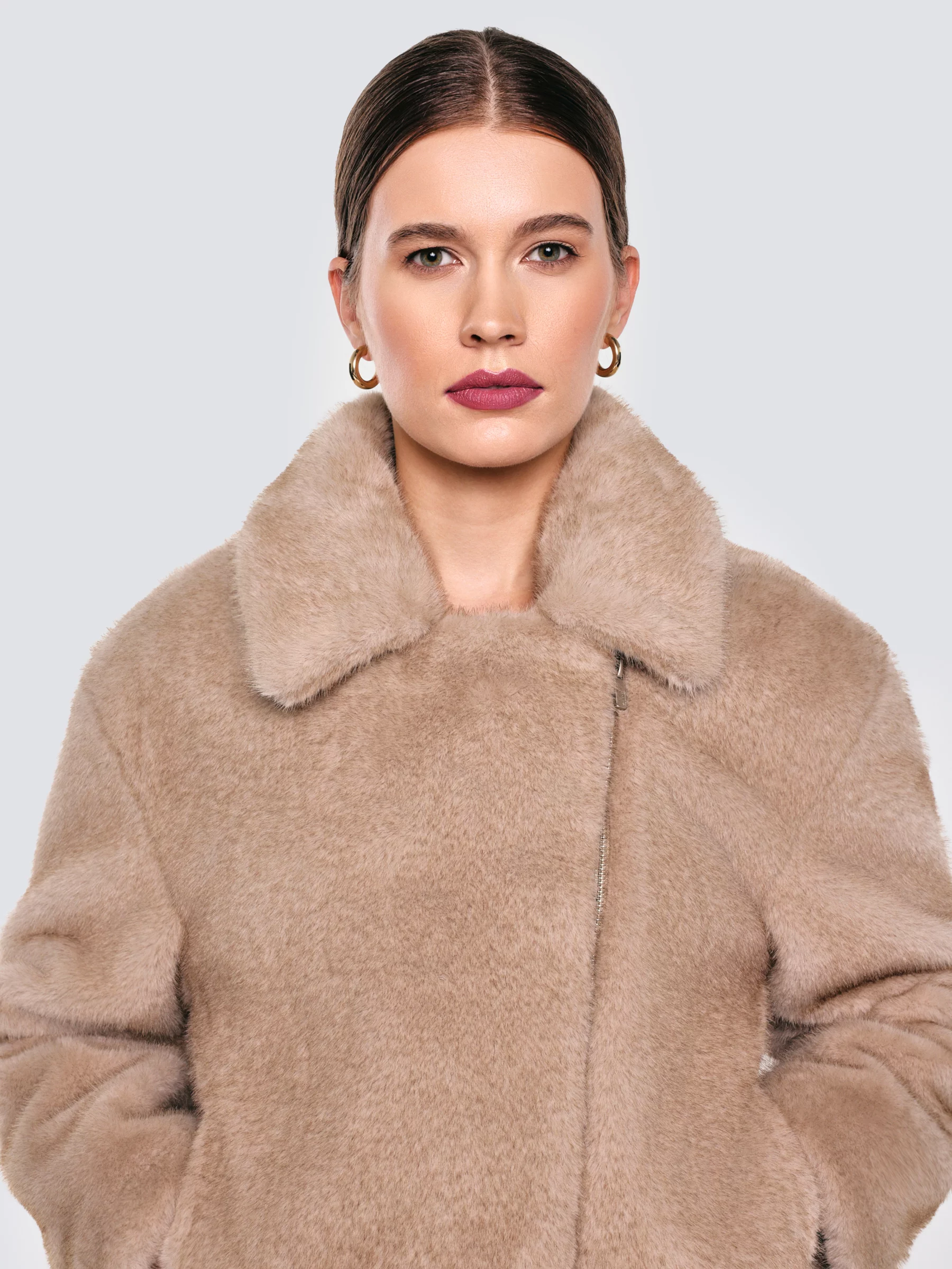 Kurtka damska futerko beżowa Godivasa 800