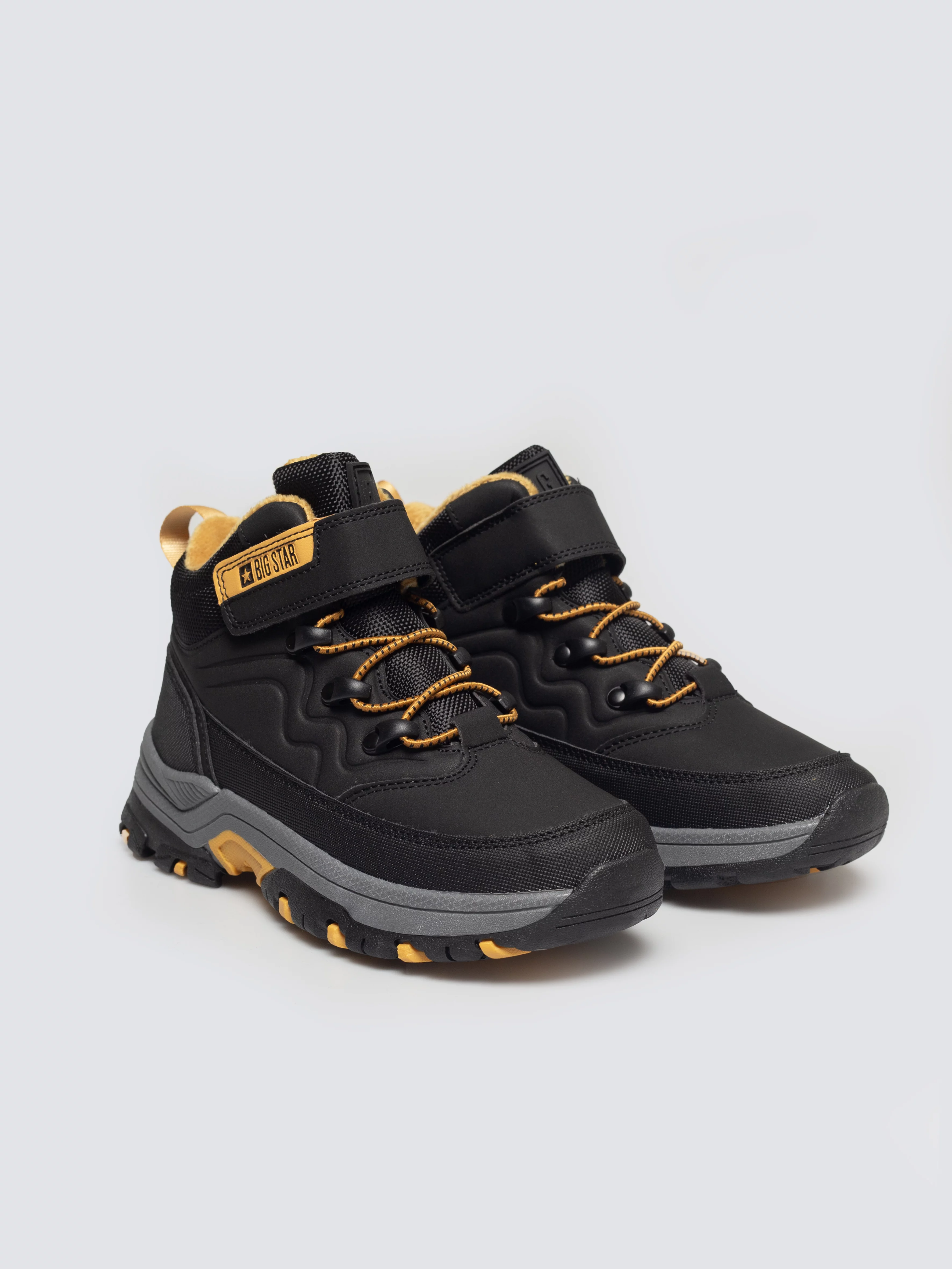 Buty chłopięce trekkingowe czarne SS374013 906