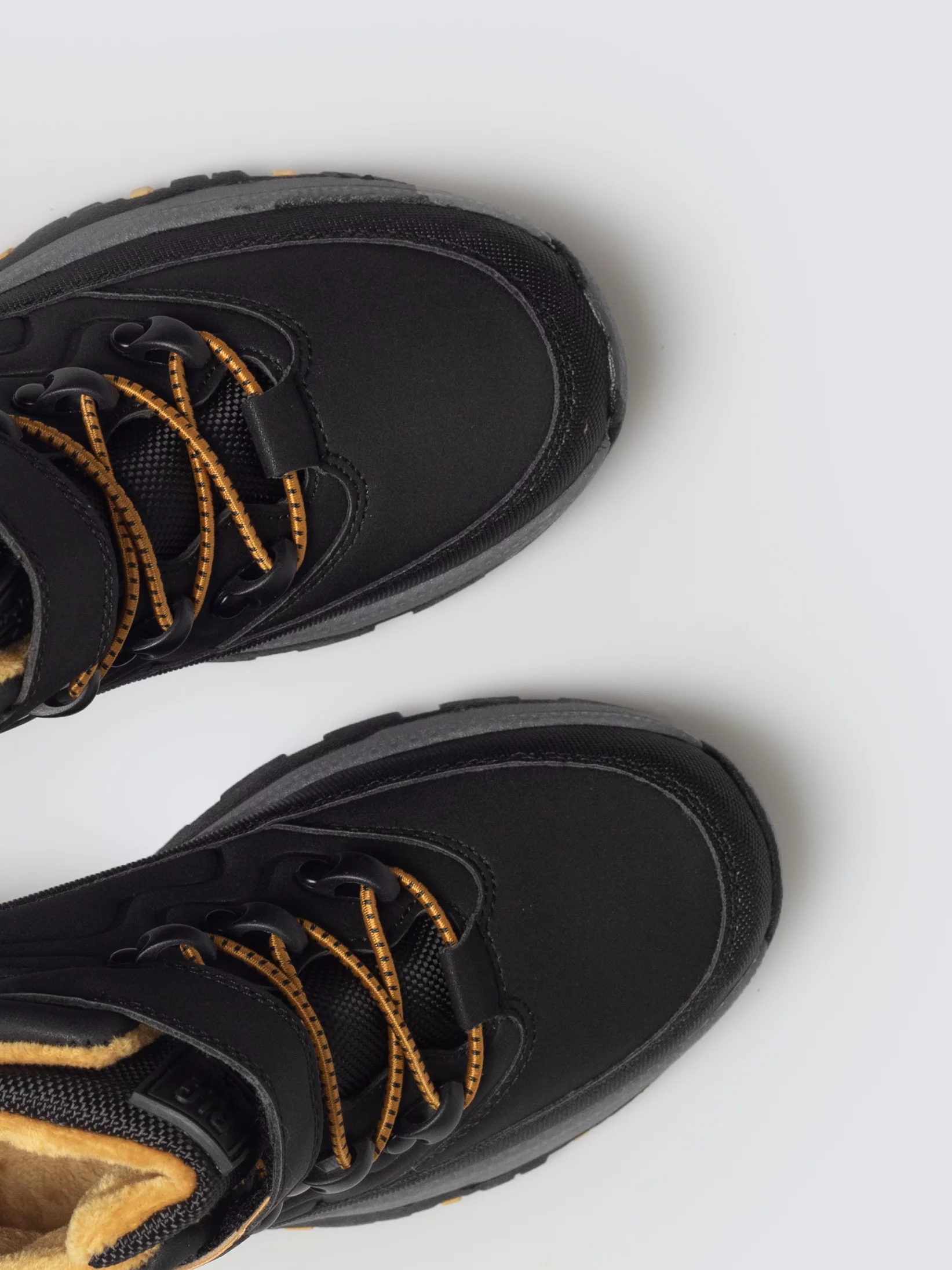 Buty chłopięce trekkingowe czarne SS374013 906