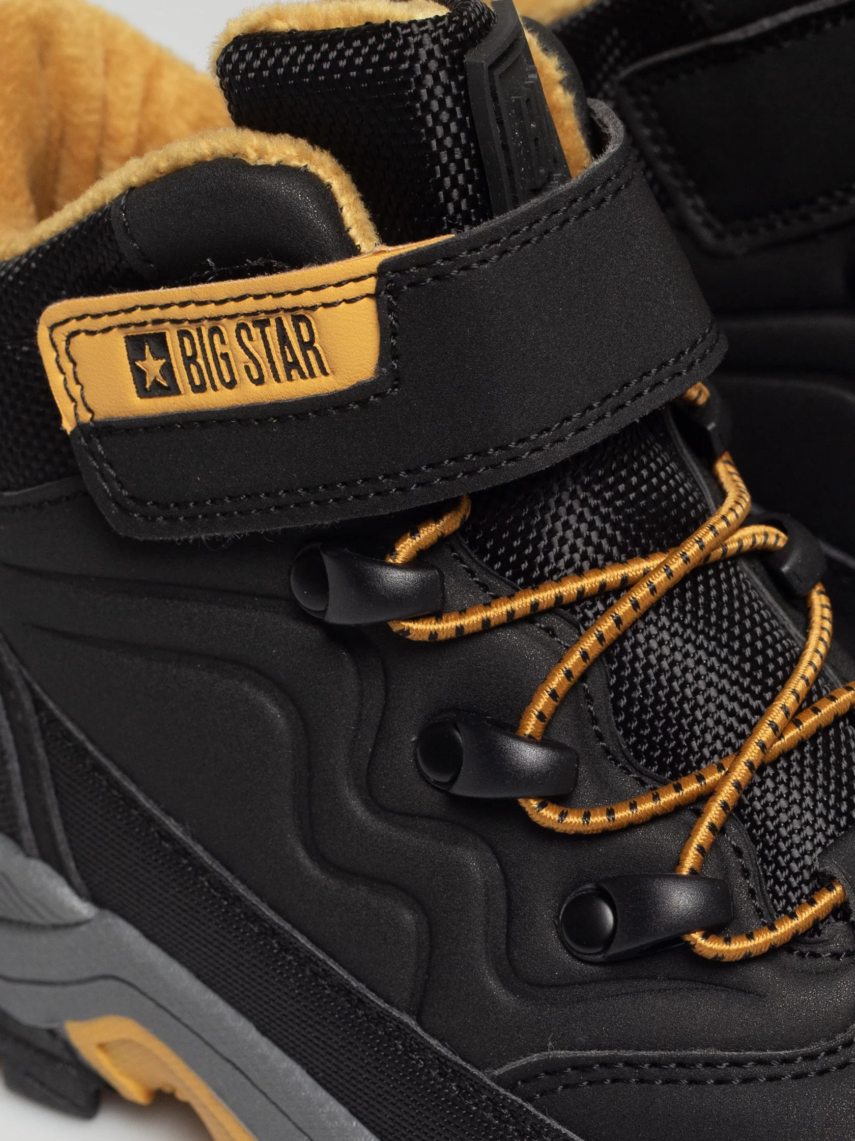 Buty chłopięce trekkingowe czarne SS374013 906