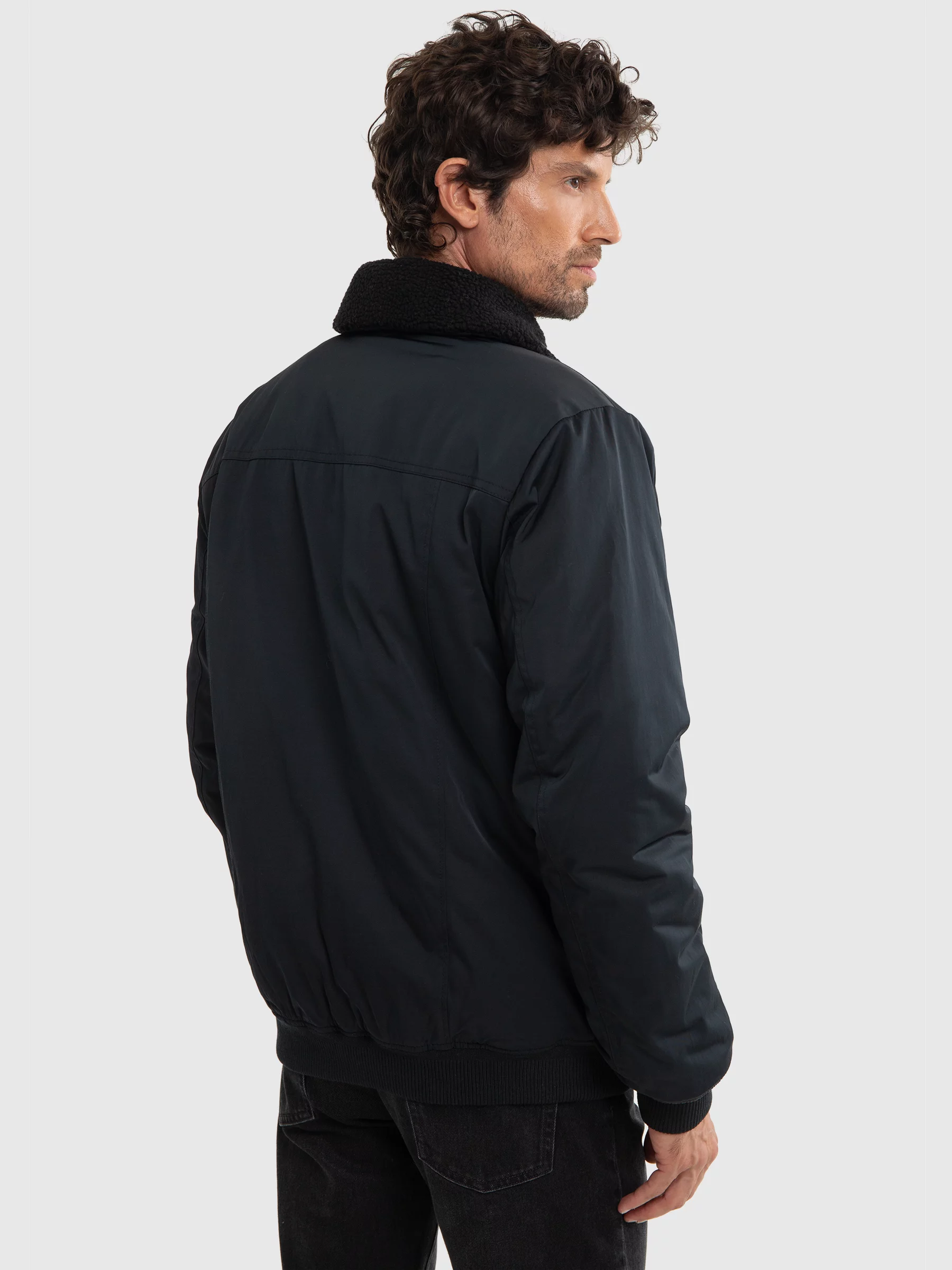 Kurtka męska bomberka z kołnierzem z futerka czarna Dekseb 906