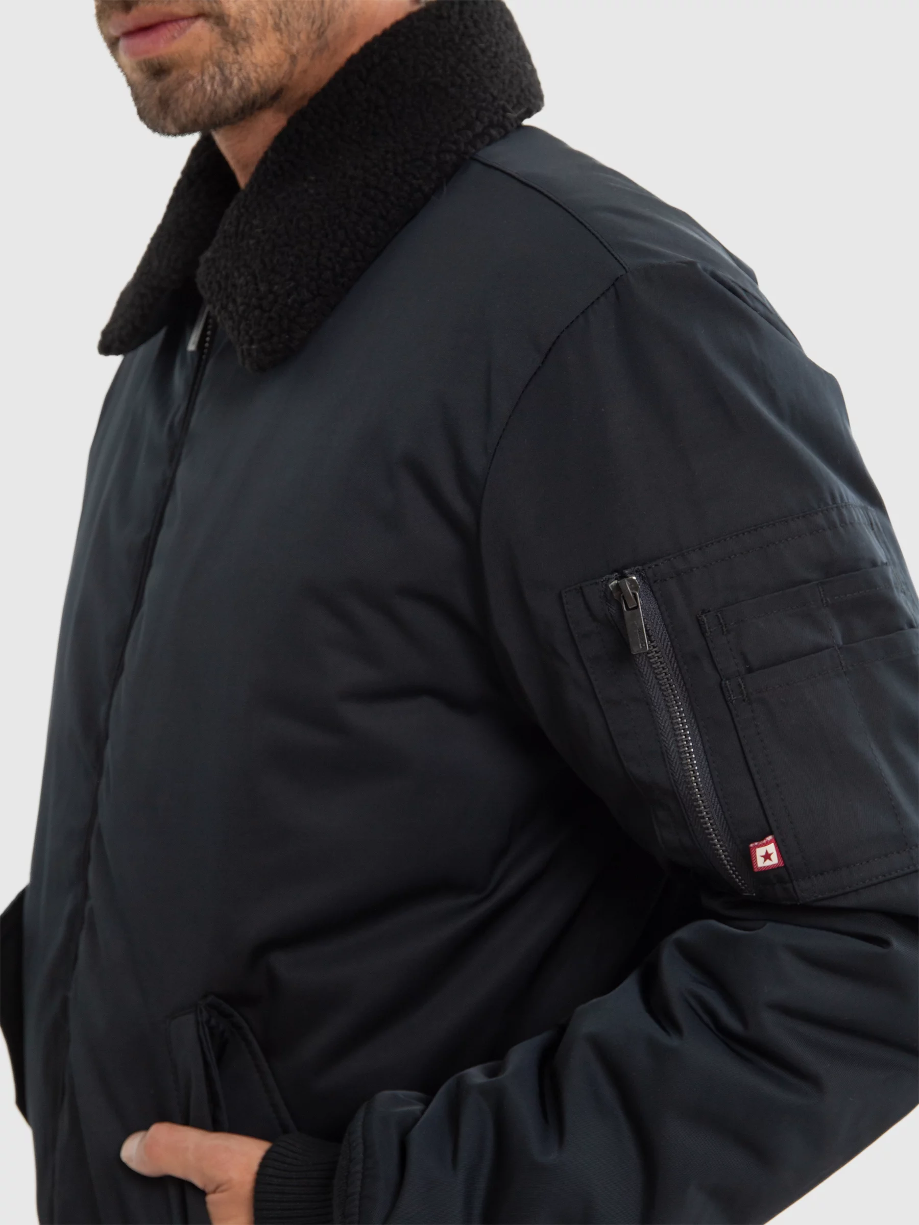 Kurtka męska bomberka z kołnierzem z futerka czarna Dekseb 906