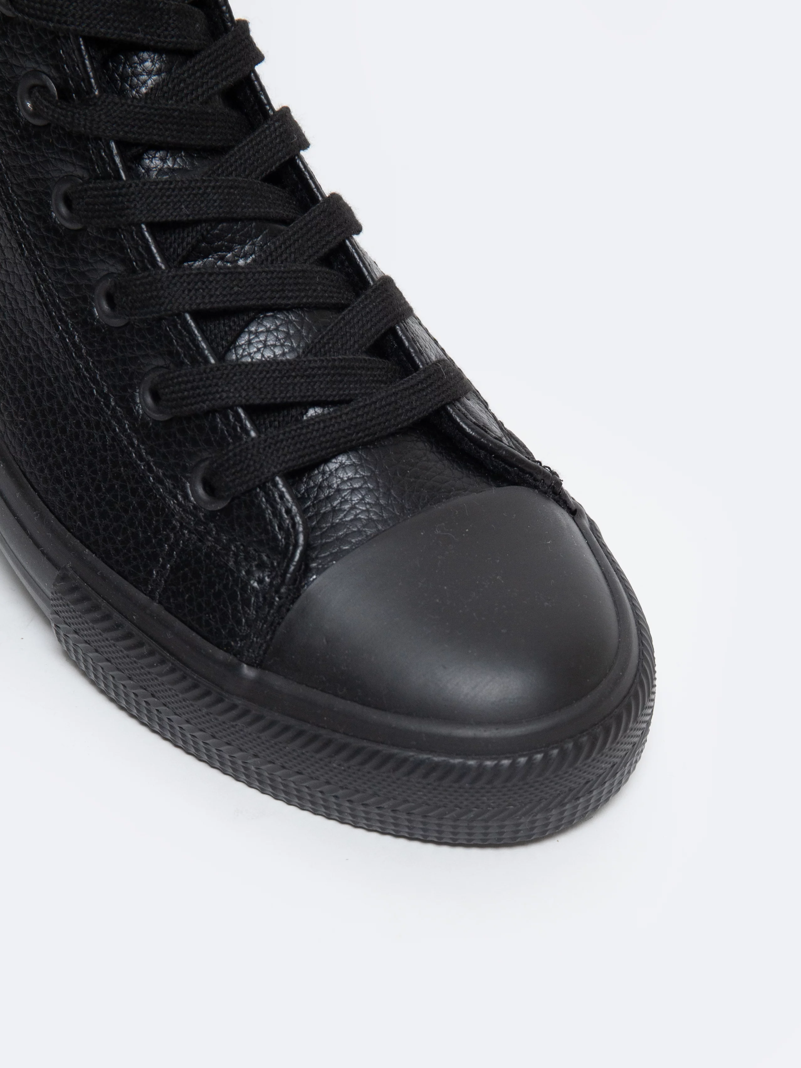 Trampki męskie wysokie ze skóry ekologicznej czarne MM174012 906