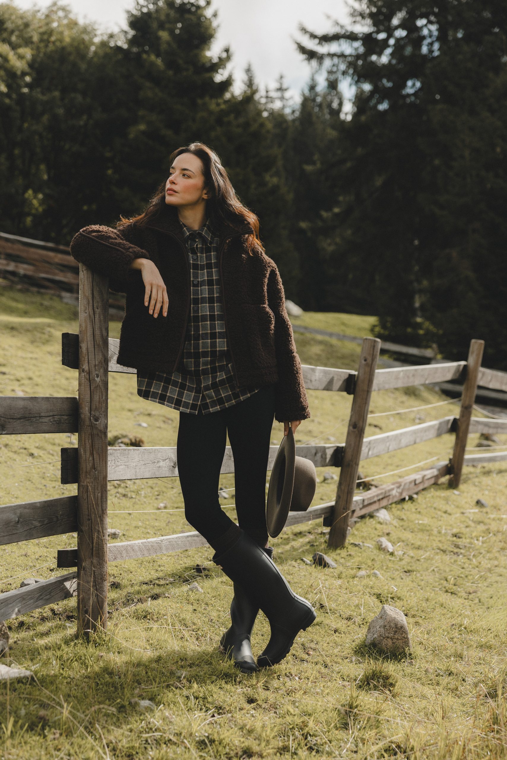 WEŁNIANA KURTKA TEDDY CZEKOLADOWA One size - Flawless
