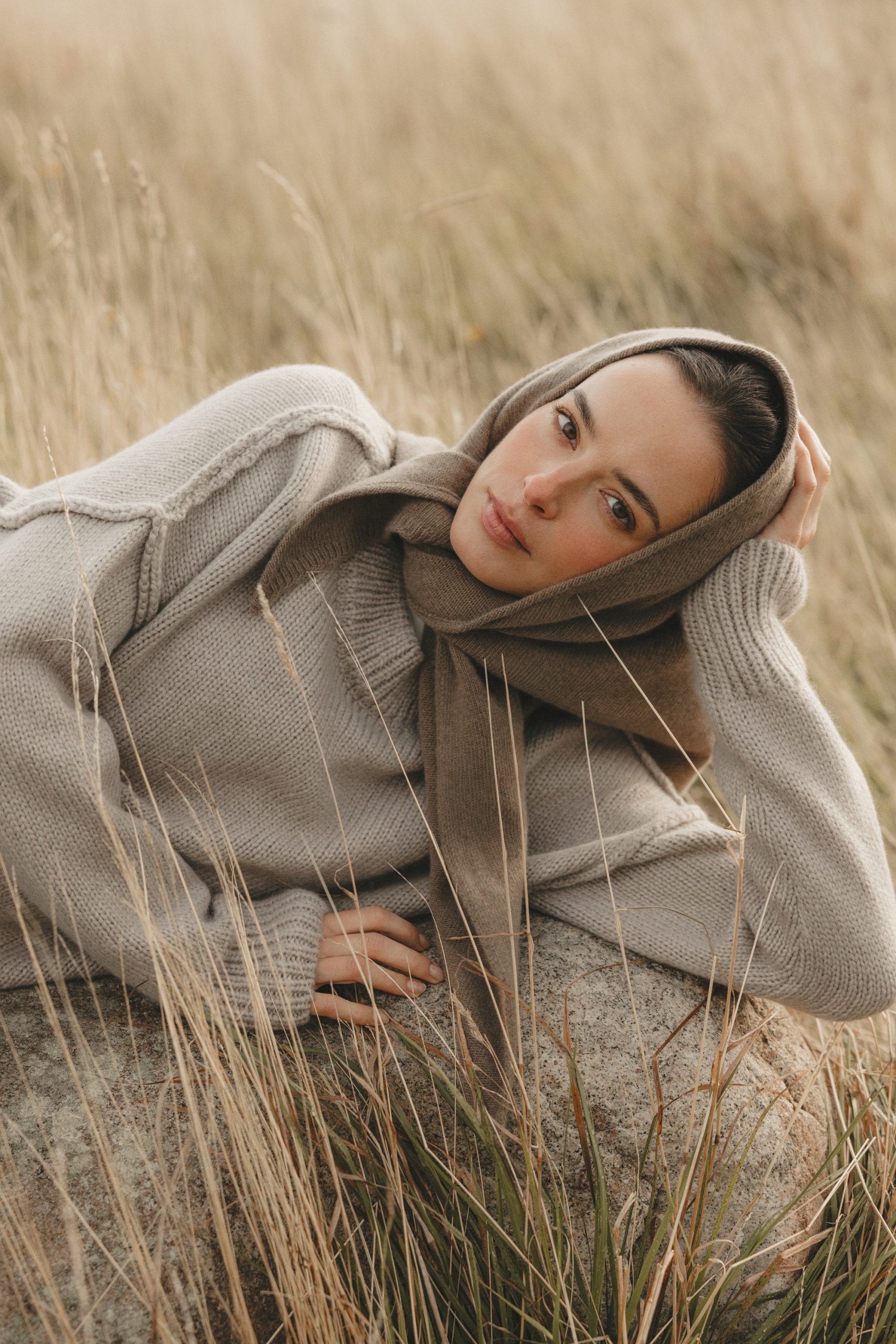 WEŁNIANA CHUSTA INES TAUPE One size - Flawless
