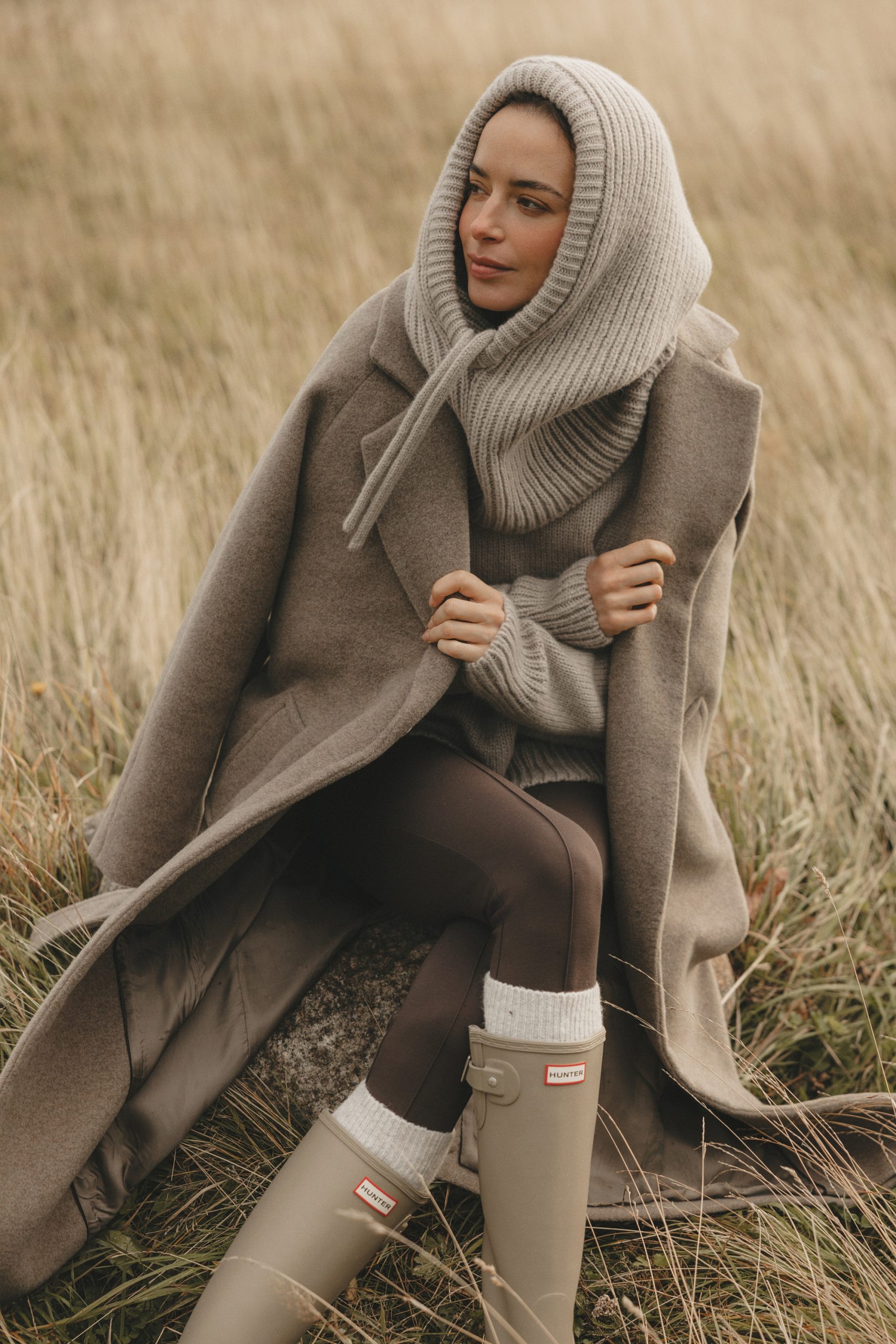 WEŁNIANA BALACLAVA ADELE BEŻOWA One size - Flawless