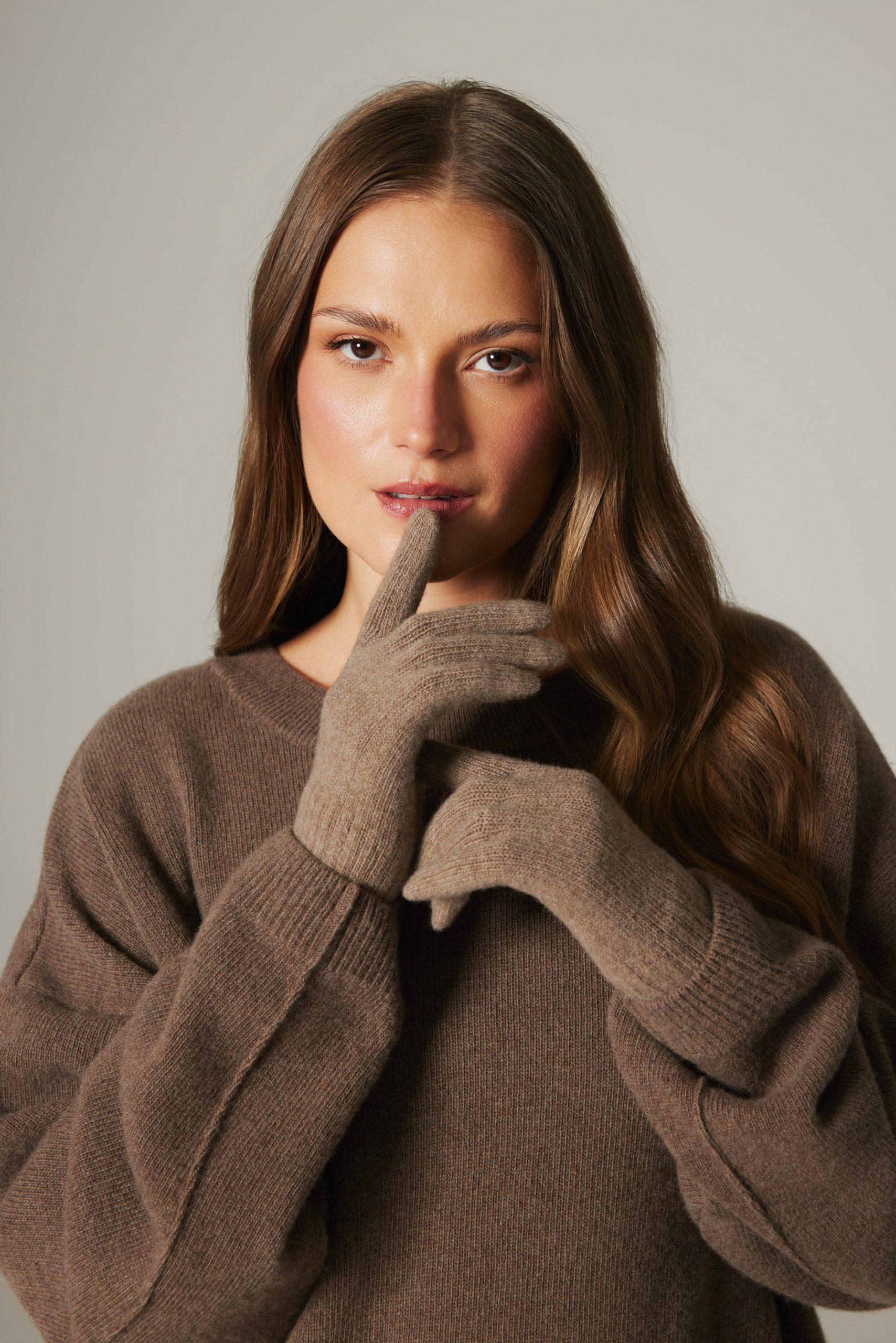 WEŁNIANE RĘKAWICZKI INES TAUPE One size - Flawless