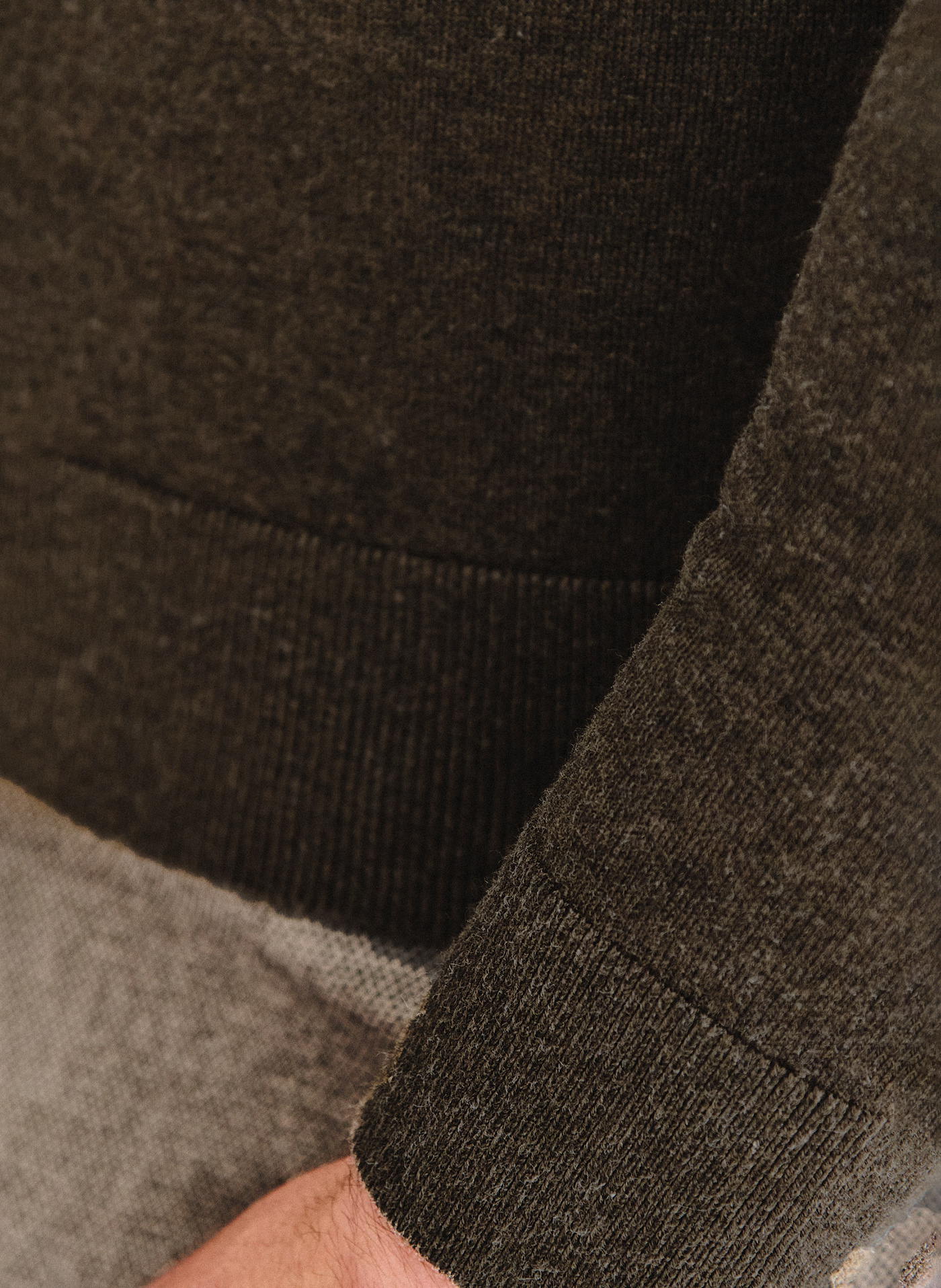 Brązowy sweter męski o-neck - Pako Lorente