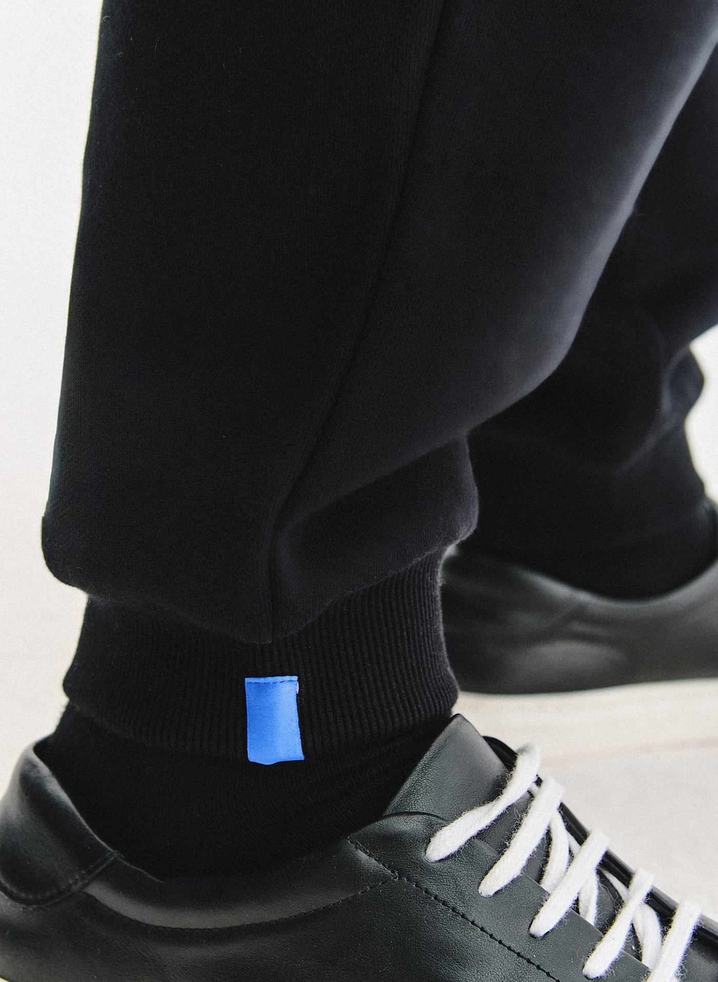 PAKO LORENTE - Spodnie dresowe w czarnym kolorze - Pako Lorente