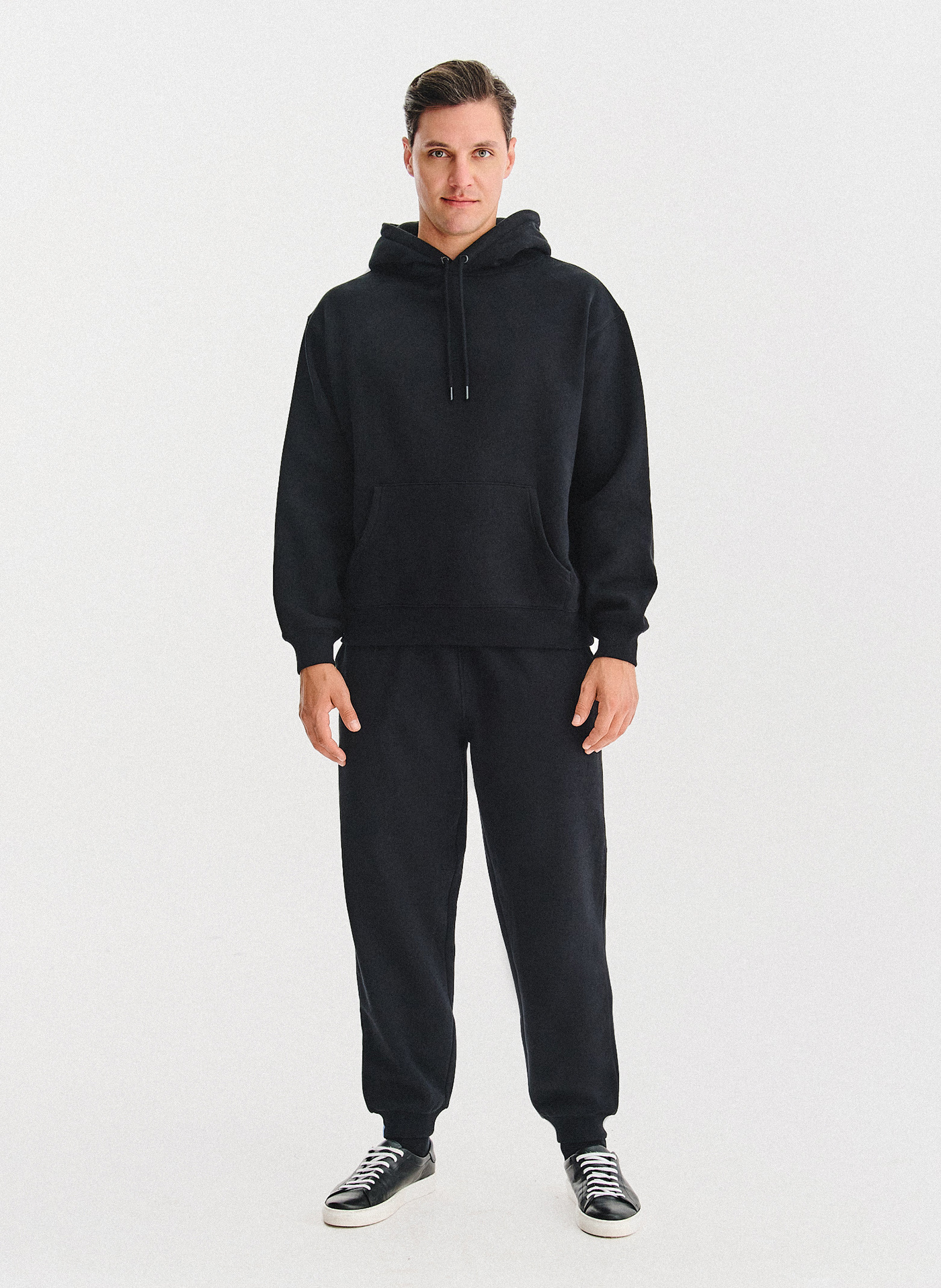 PAKO LORENTE - Spodnie dresowe w czarnym kolorze - Pako Lorente