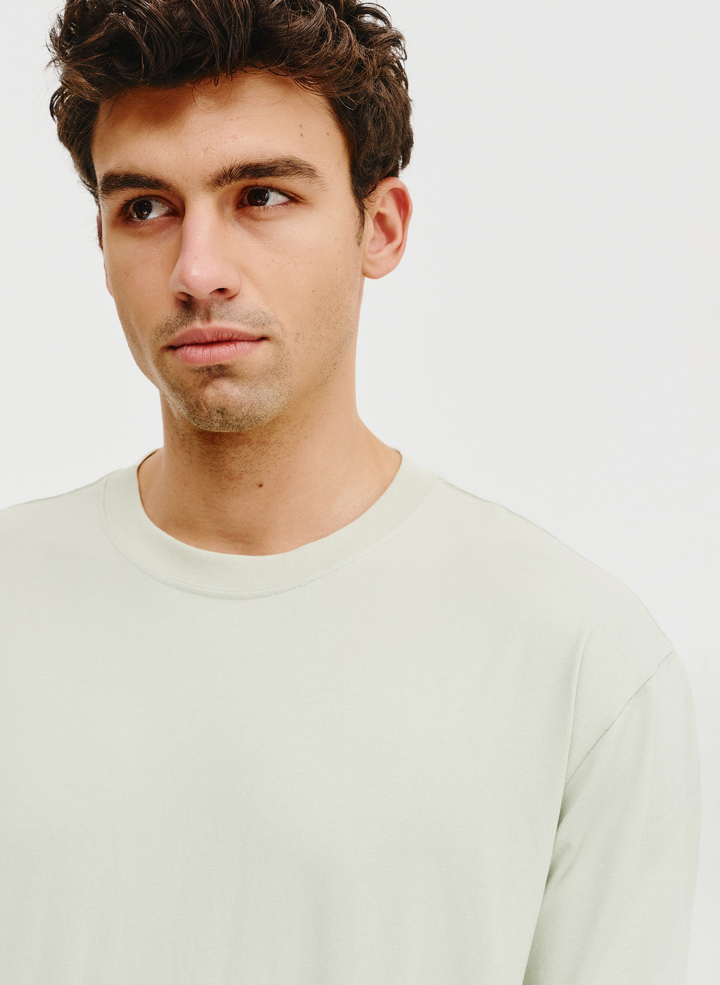 Oliwkowy t-shirt oversize - Pako Lorente