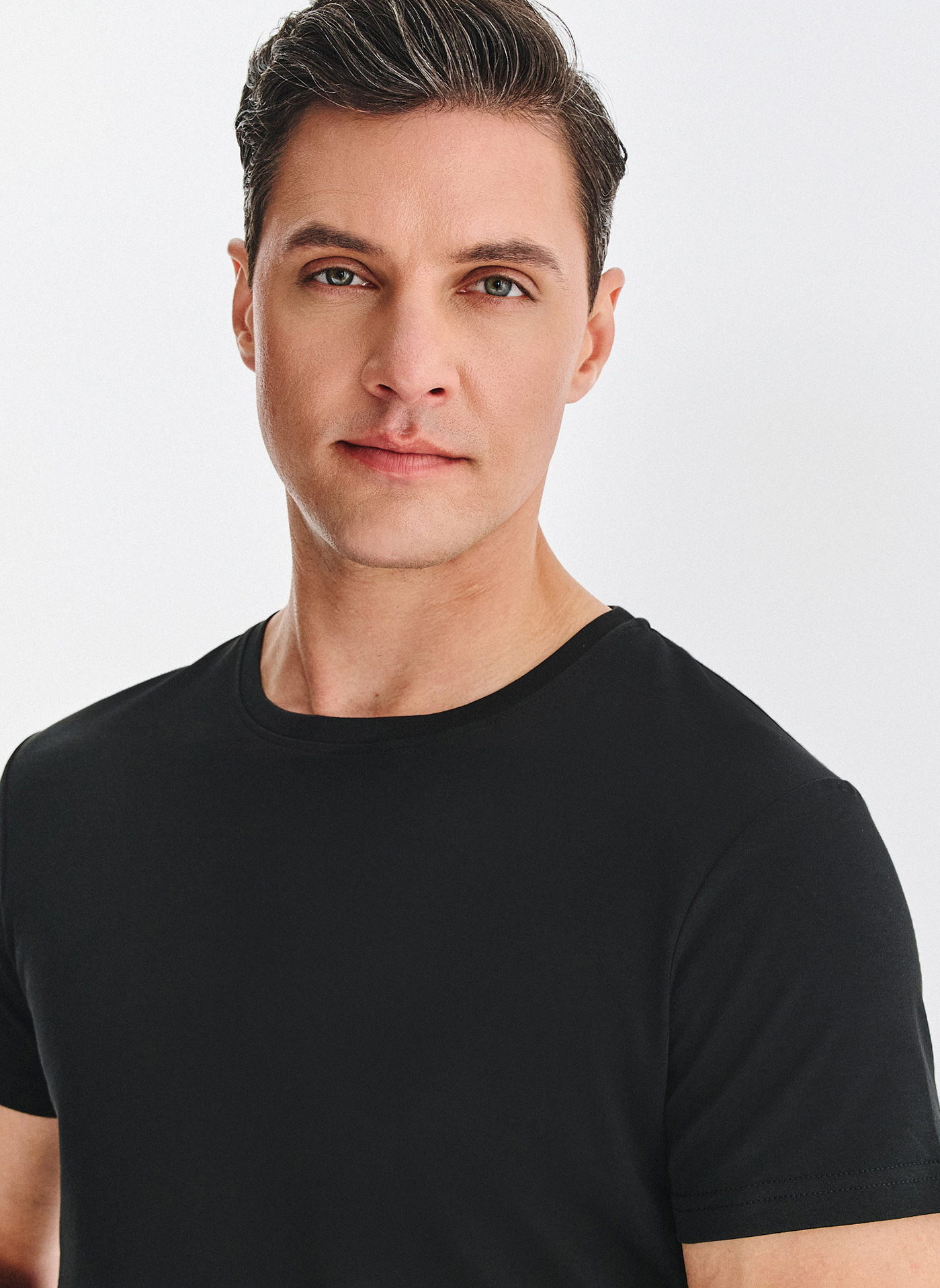 Czarny t-shirt męski - Pako Lorente