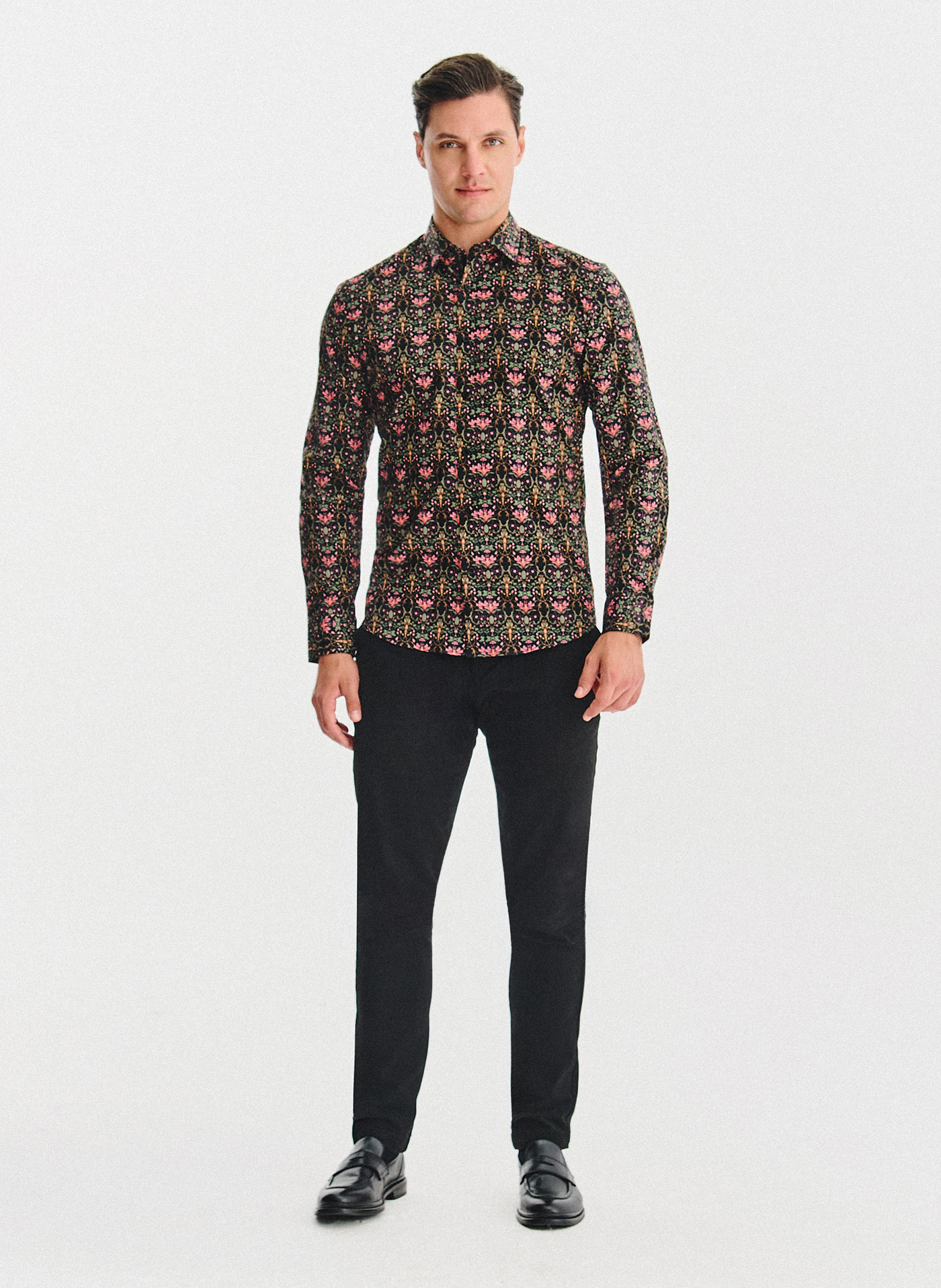 PAKO LORENTE - Czarna koszula w kolorowe kwiaty - Pako Lorente