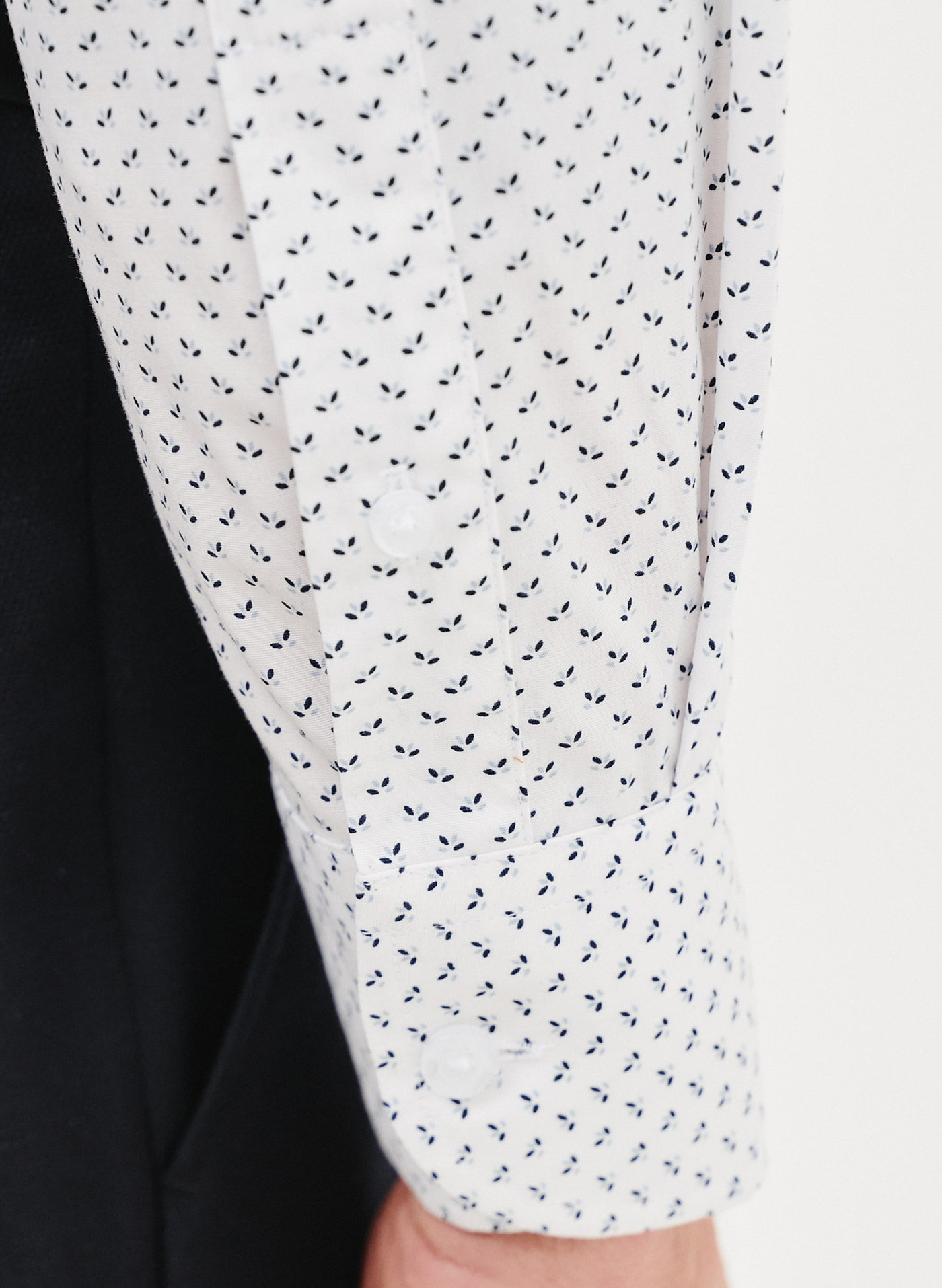 Biała koszula męska w mikrowzór - Pako Lorente