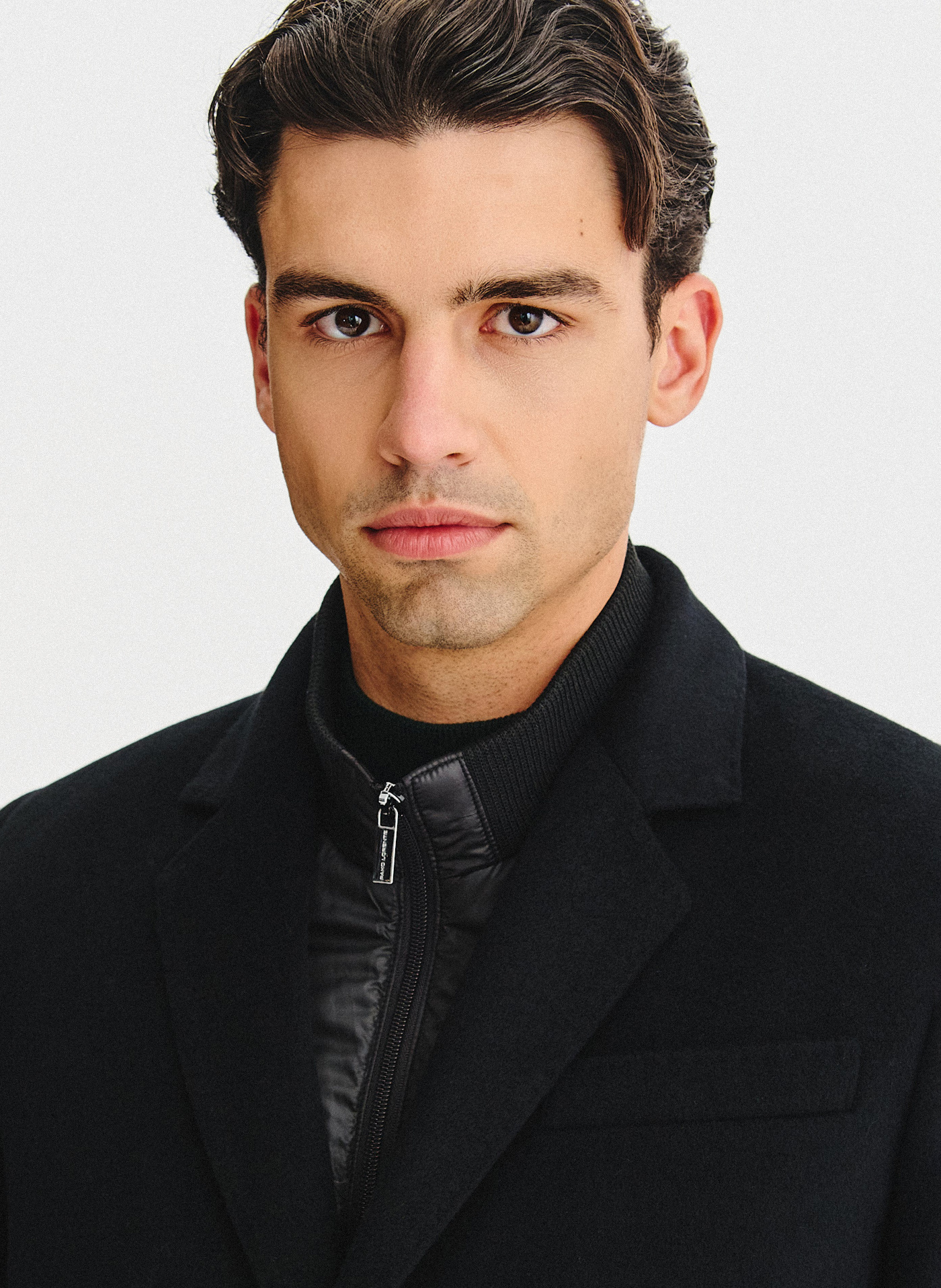 Czarny płaszcz męski z wełną - Pako Lorente