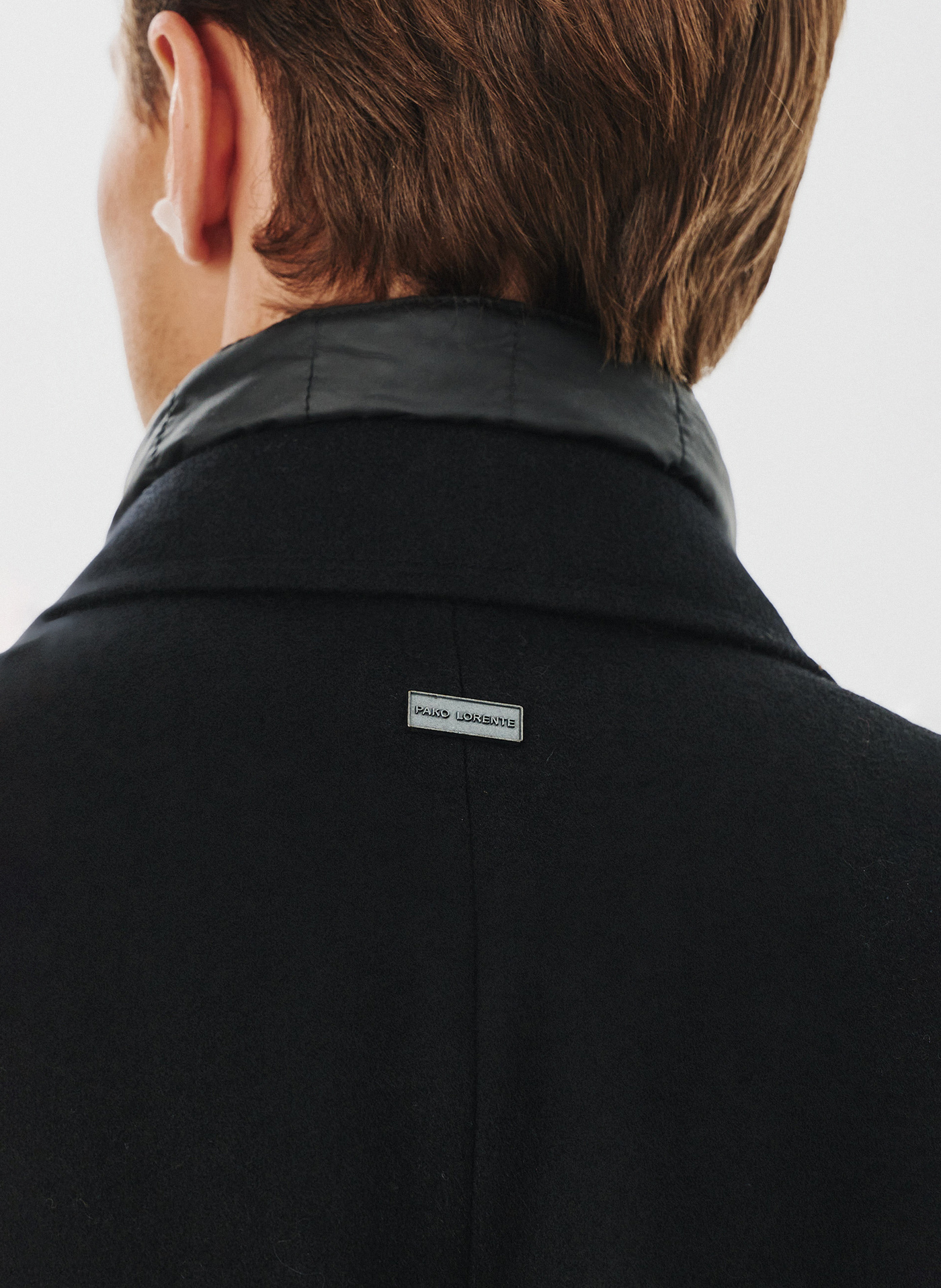 Męski płaszcz z wełną w kolorze czarnym - Pako Lorente