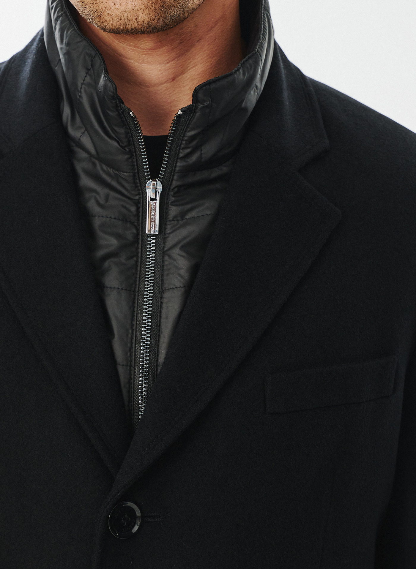 Męski płaszcz z wełną w kolorze czarnym - Pako Lorente