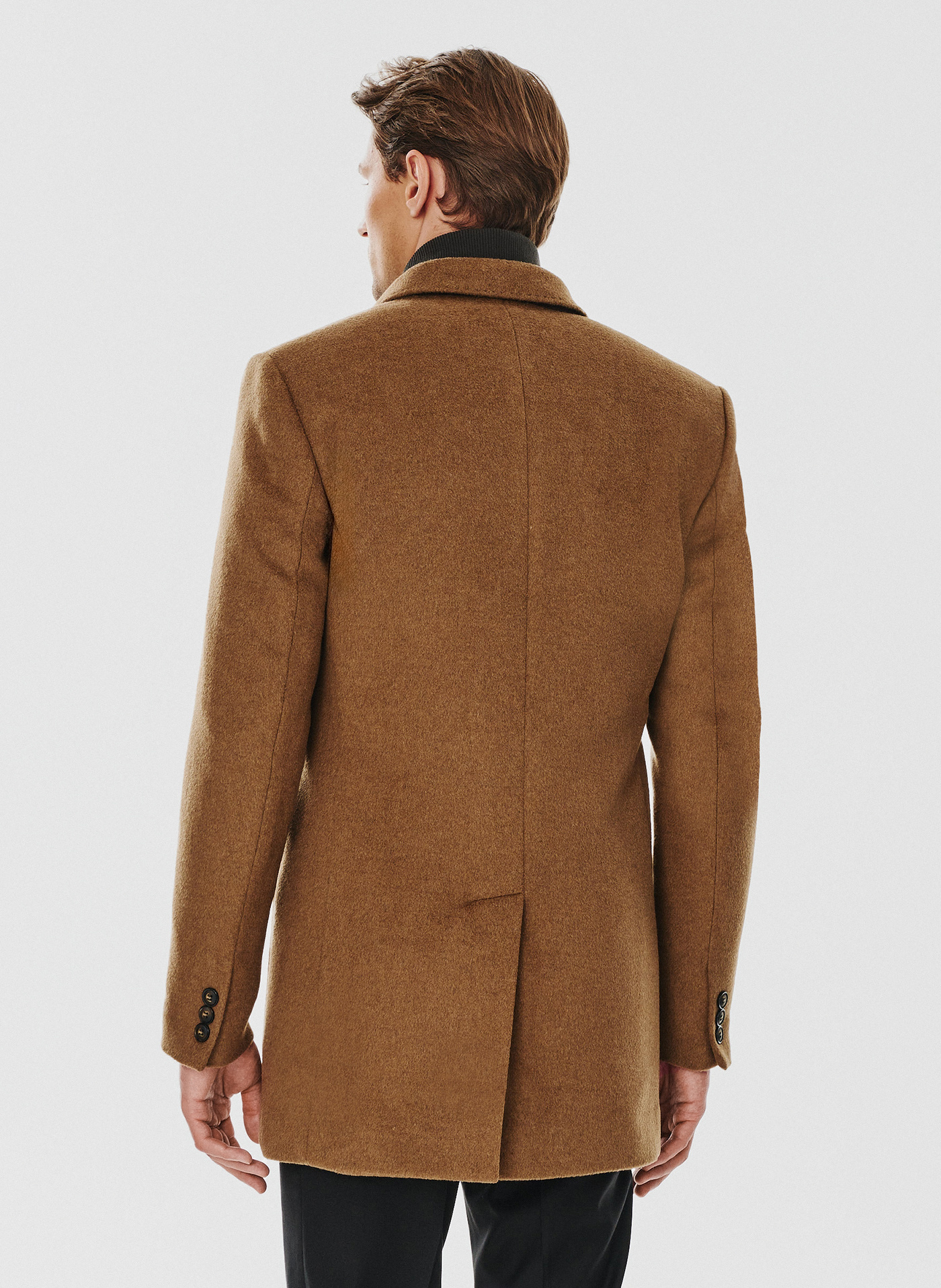 Kamelowy płaszcz męski z odpinaną stójką - Pako Lorente