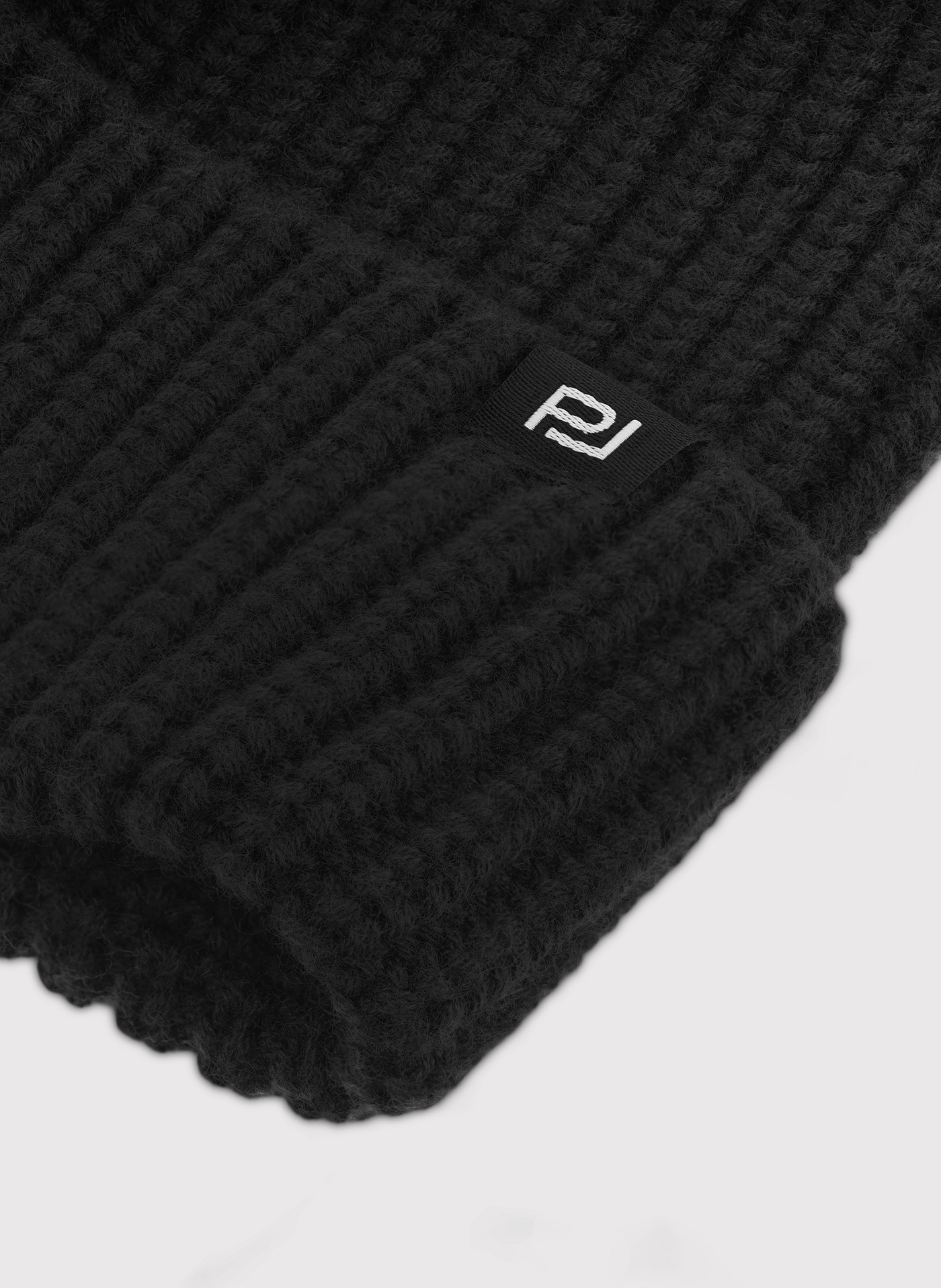 Czarna czapka męska z wełną - Pako Lorente