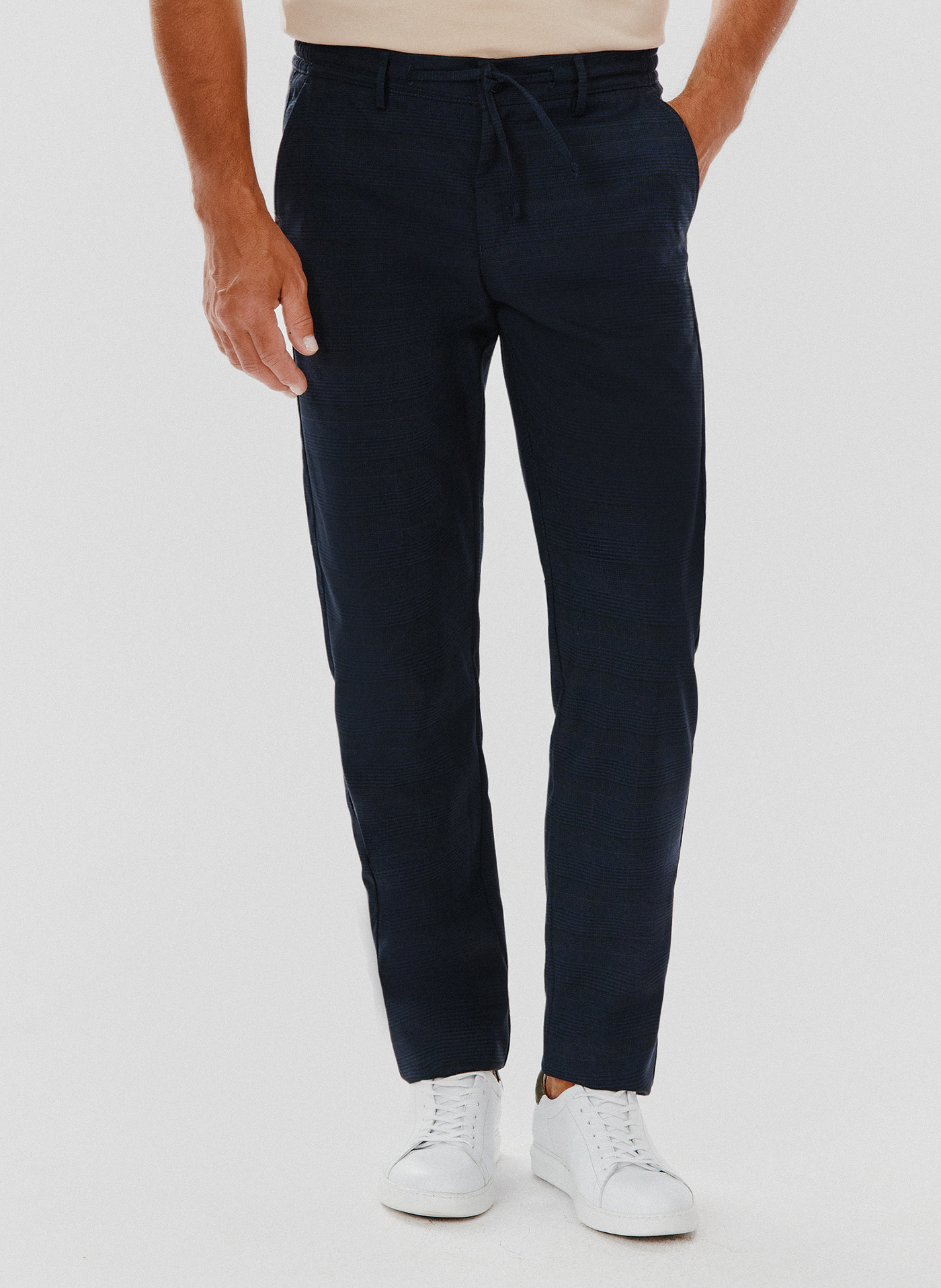 Męskie spodnie w kolorze granatowym w kratę - Pako Lorente