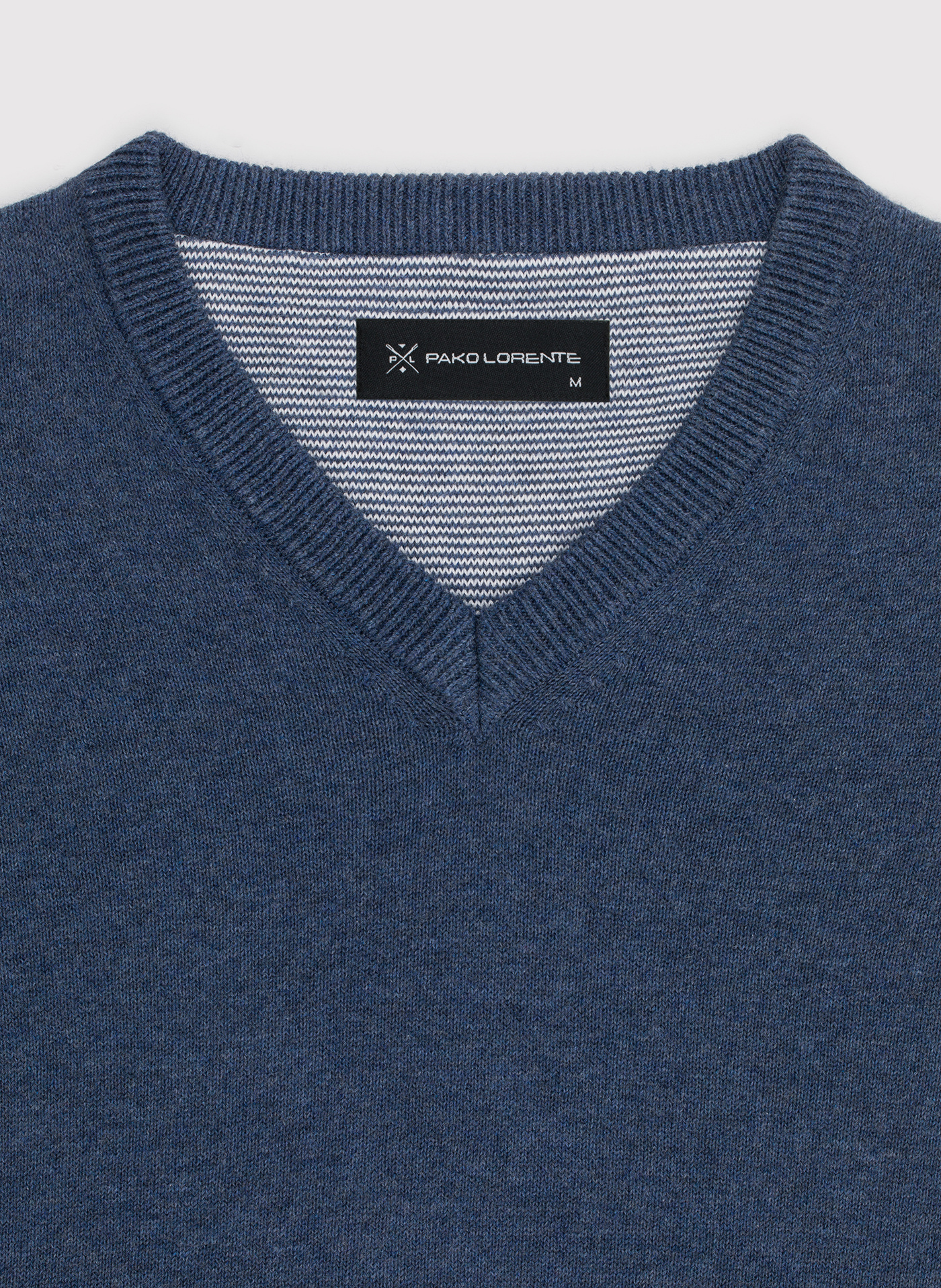 Niebieski męski sweter w serek - Pako Lorente