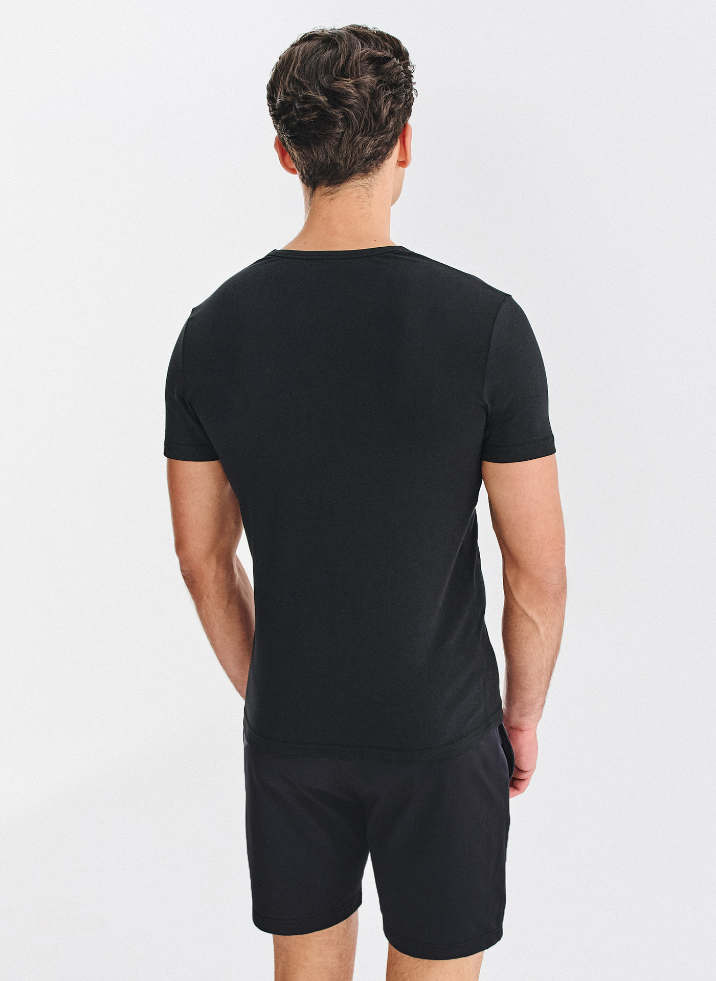 T-shirt v-neck w czarnym kolorze  dwupak - Pako Lorente