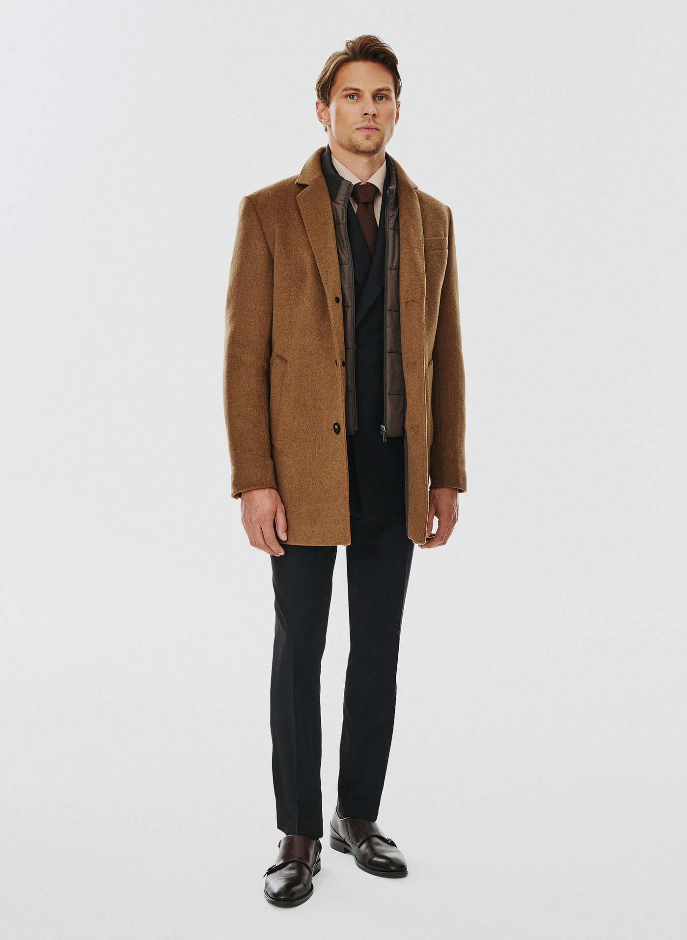 Kamelowy płaszcz męski z odpinaną stójką - Pako Lorente