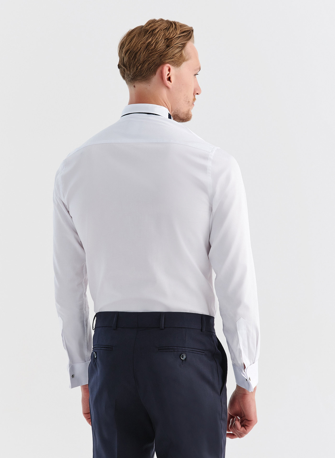 Biała smokingowa koszula męska - Pako Lorente