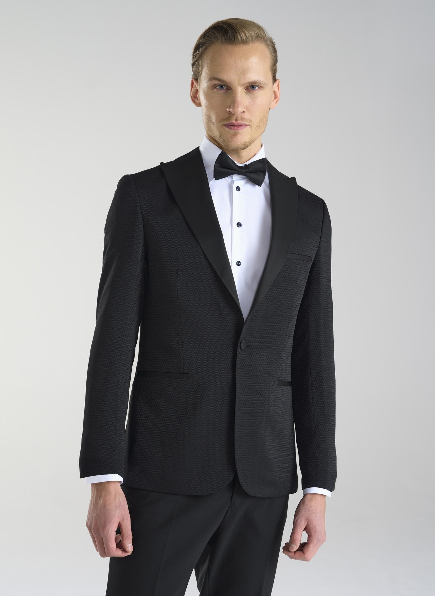 Czarna marynarka smokingowa w mikrowzór - Pako Lorente