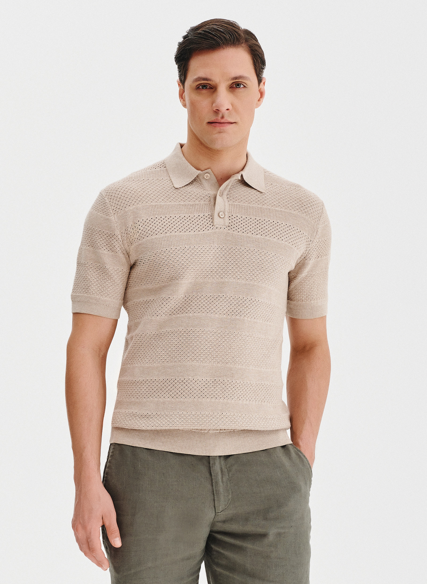 Beżowe polo swetrowe - Pako Lorente