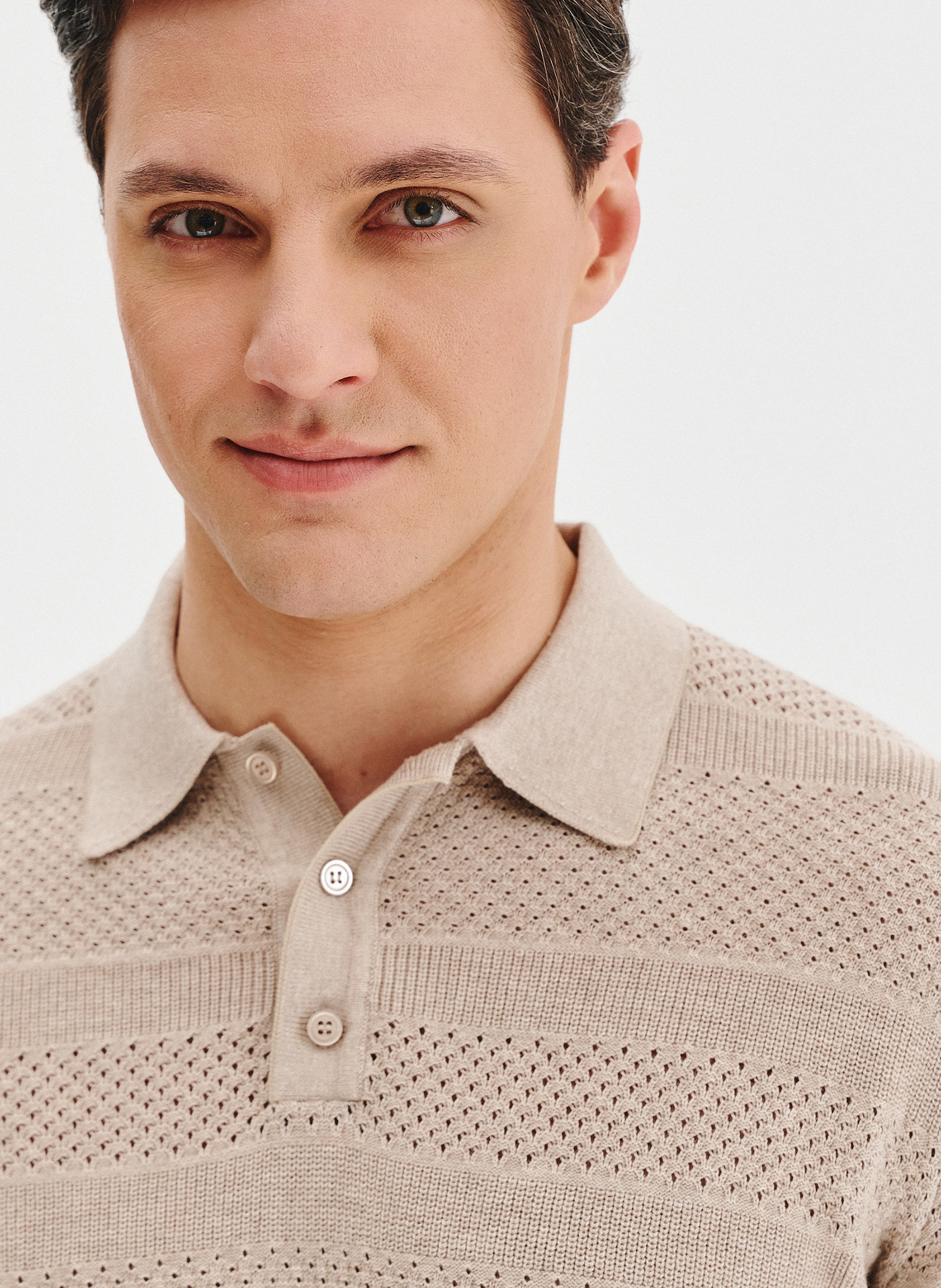 Beżowe polo swetrowe - Pako Lorente