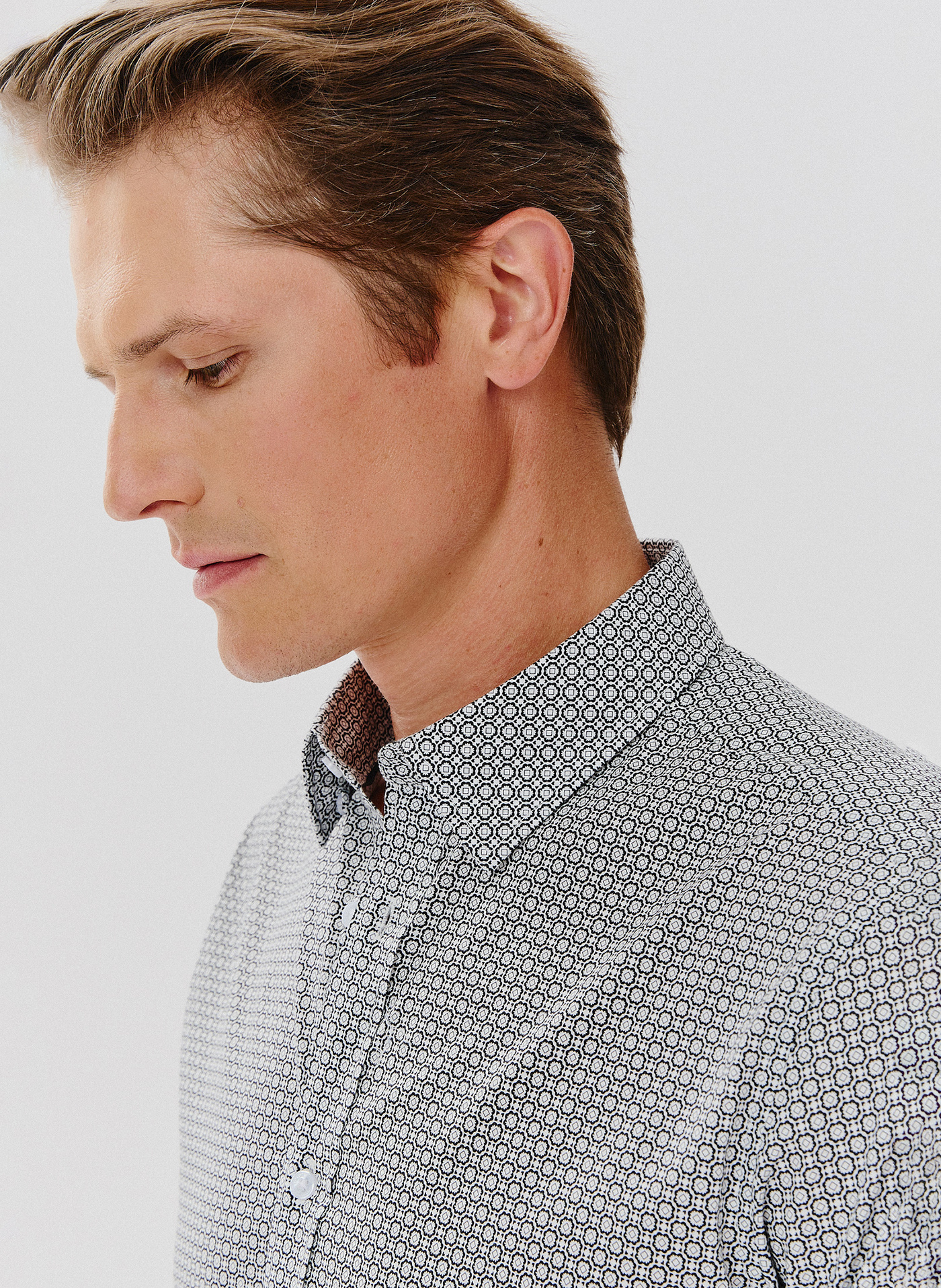 Ciemna koszula męska w geometryczny wzór - Pako Lorente