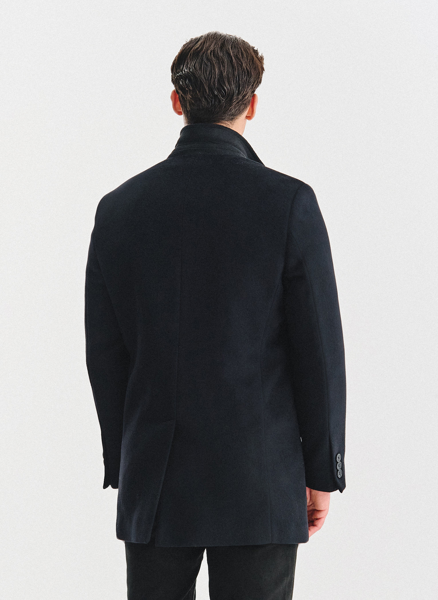 Czarny płaszcz męski z odpinaną stójką - Pako Lorente