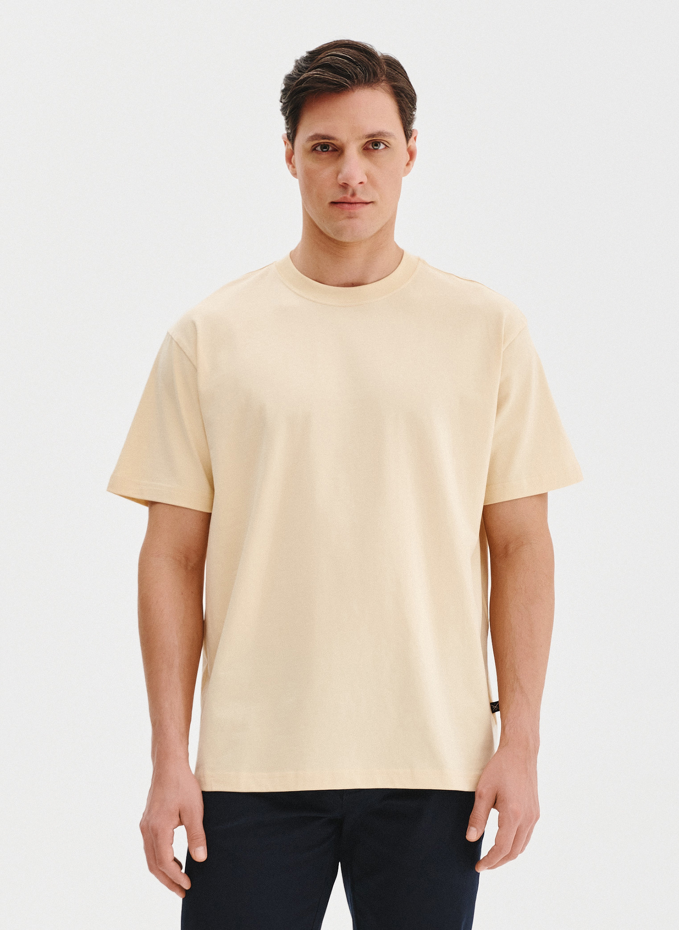Beżowy t-shirt oversize - Pako Lorente