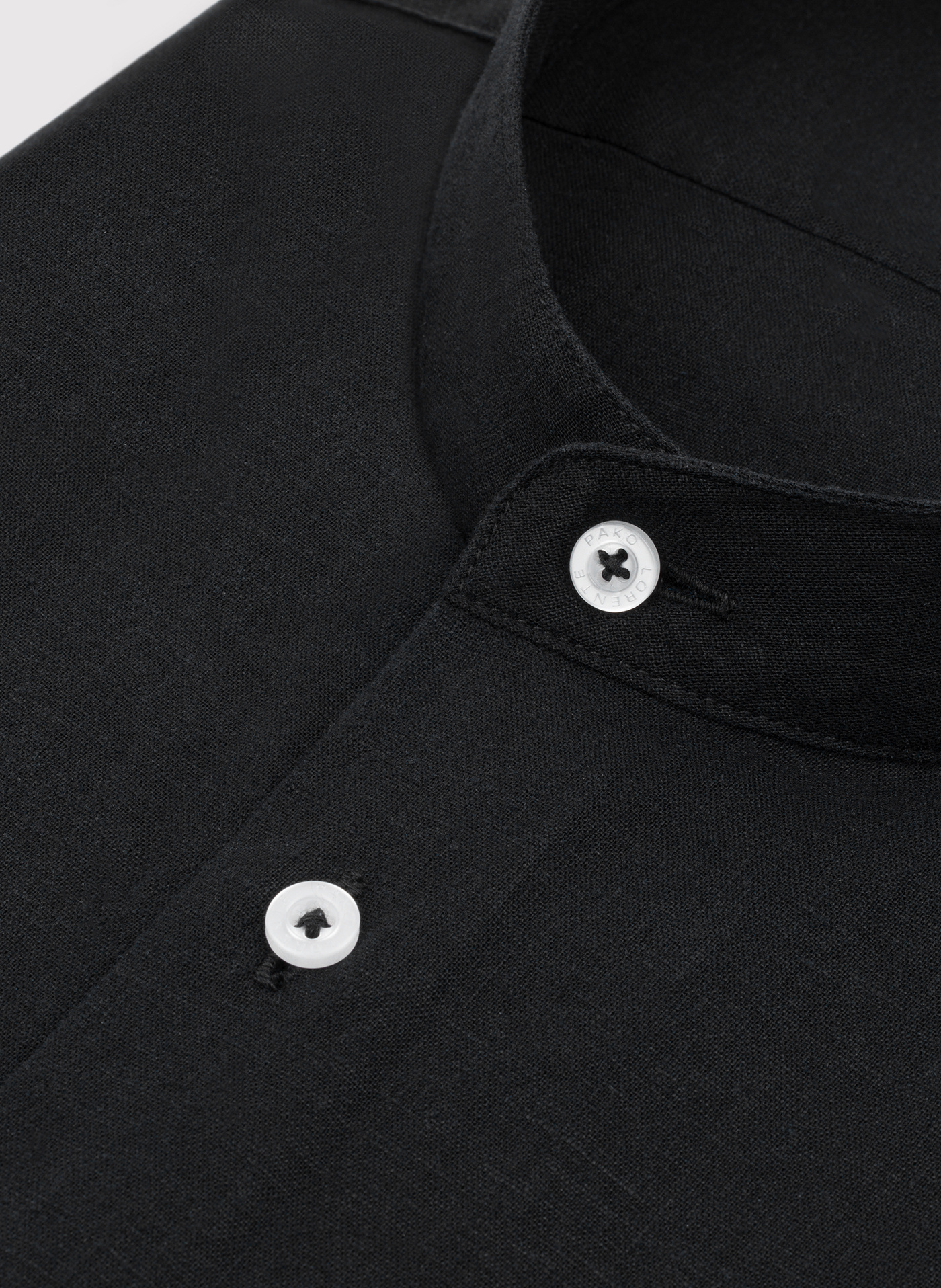 PAKO LORENTE - Lniana czarna koszula męska ze stójką - Pako Lorente