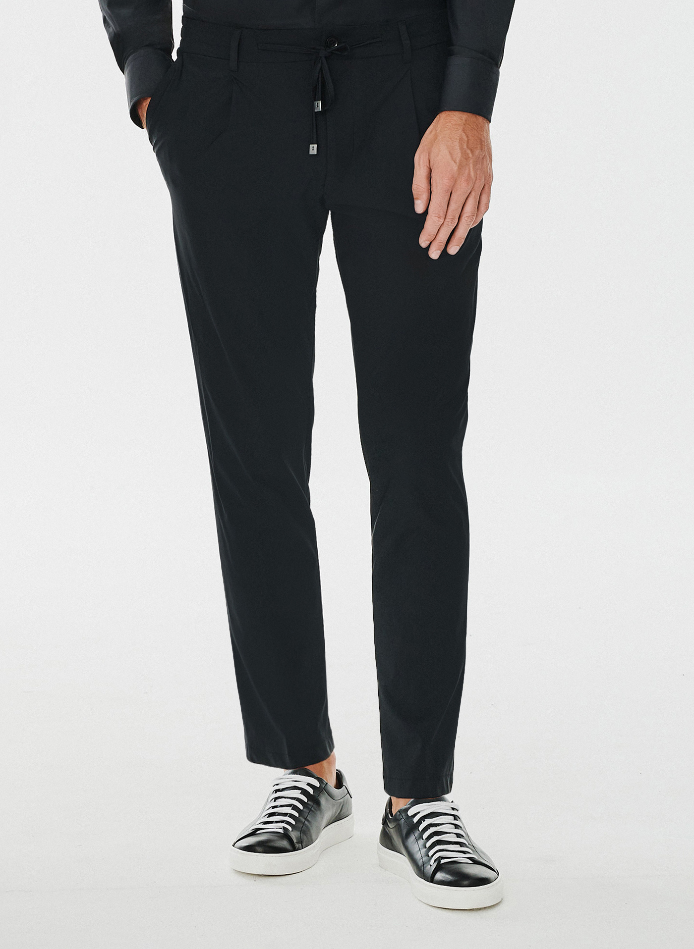 Spodnie garniturowe w kolorze czarnym - Pako Lorente