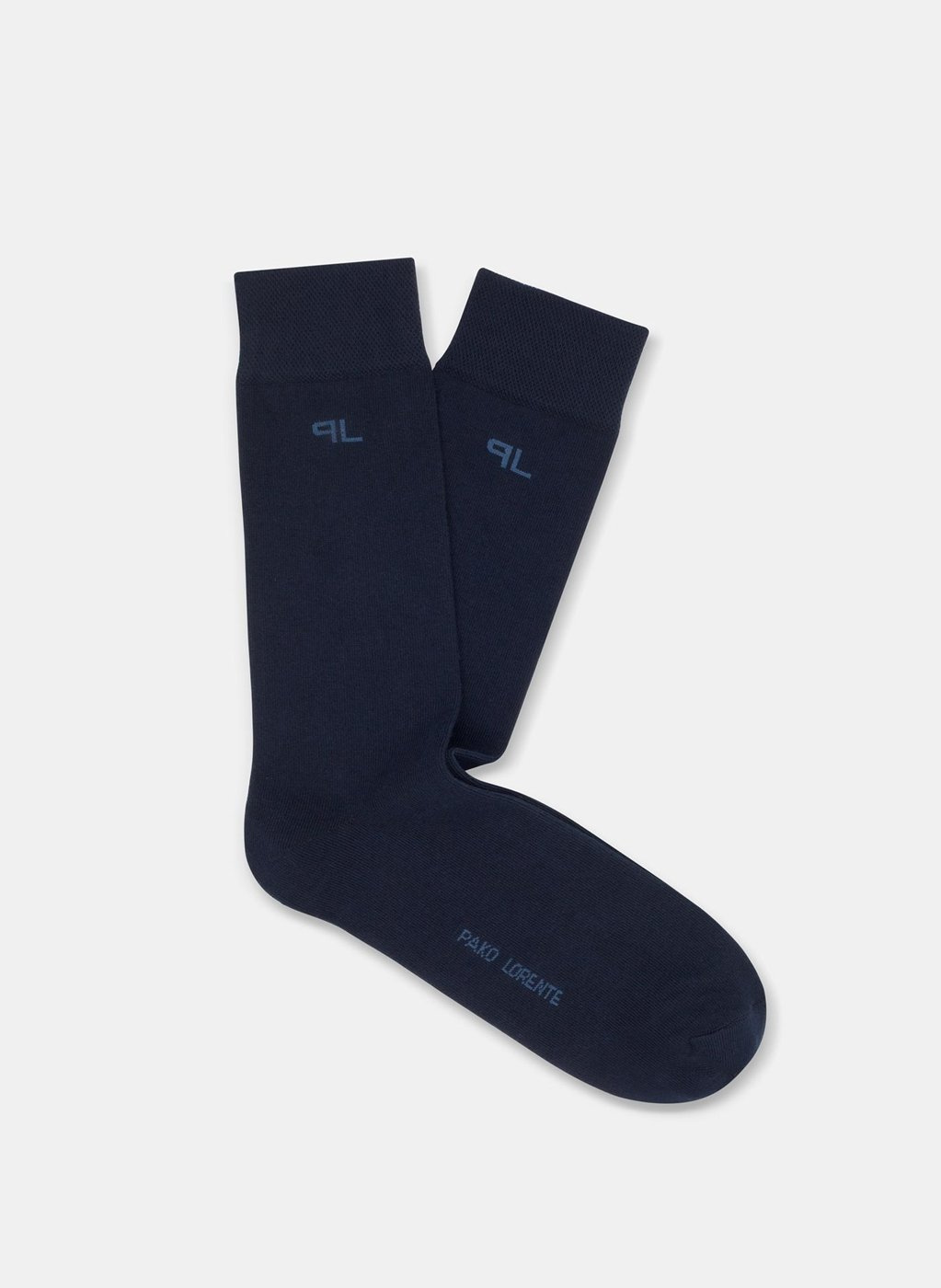 Gładkie granatowe skarpetki męskie z subtelnym logo P000B-SX-060-G - Pako Lorente