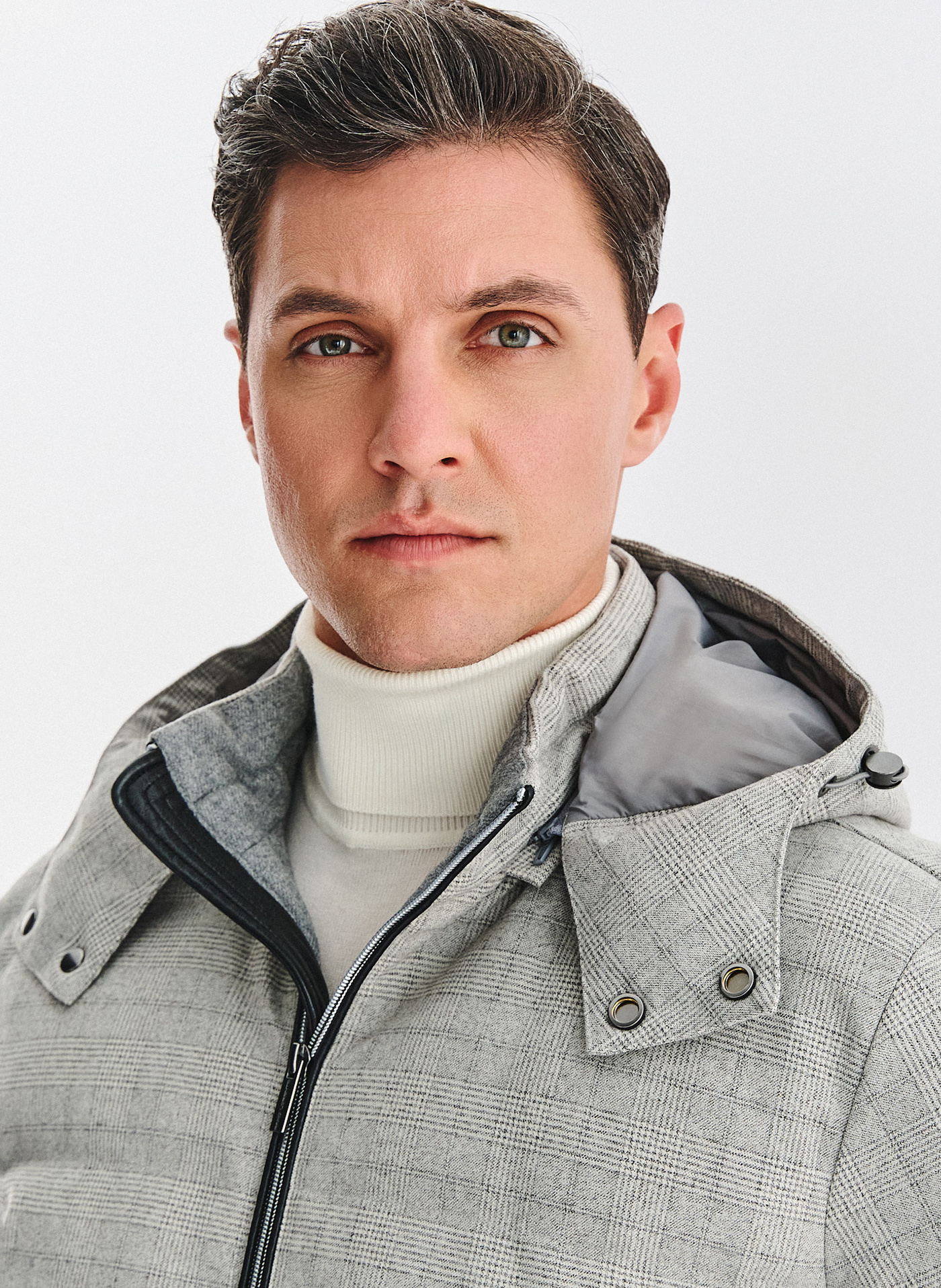 Szara kurtka w kratę z odpinanym kapturem - Pako Lorente