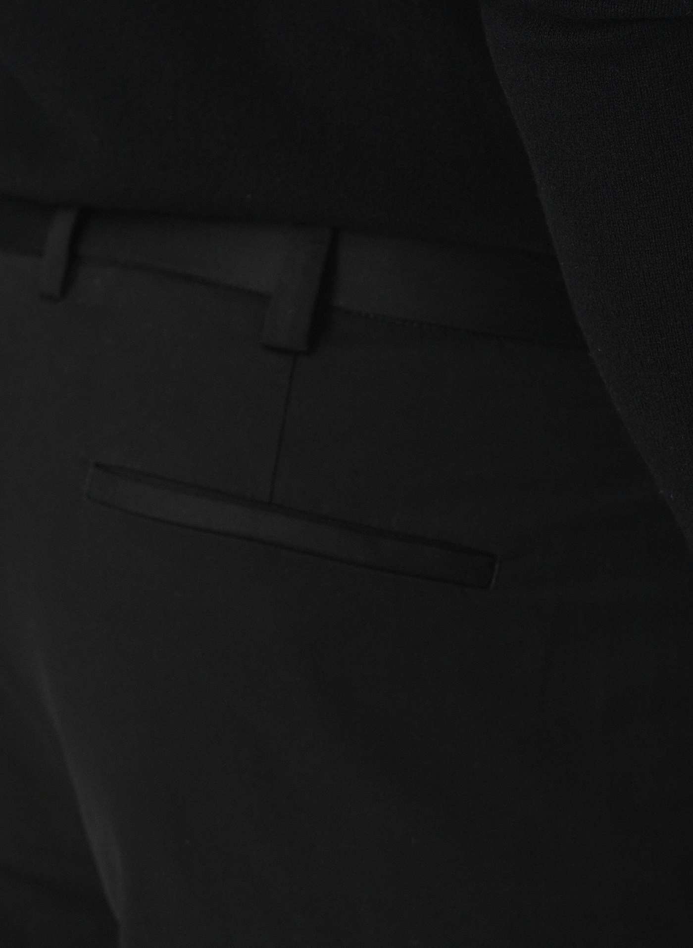 Czarne spodne z podwiniętą nogawką - Pako Lorente