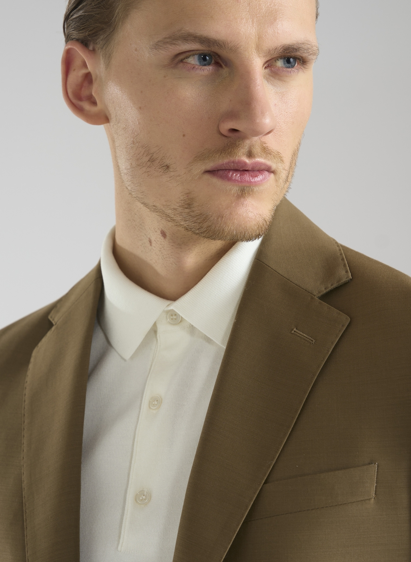 Jasnobrązowa garniturowa marynarka męska z wełną - Pako Lorente