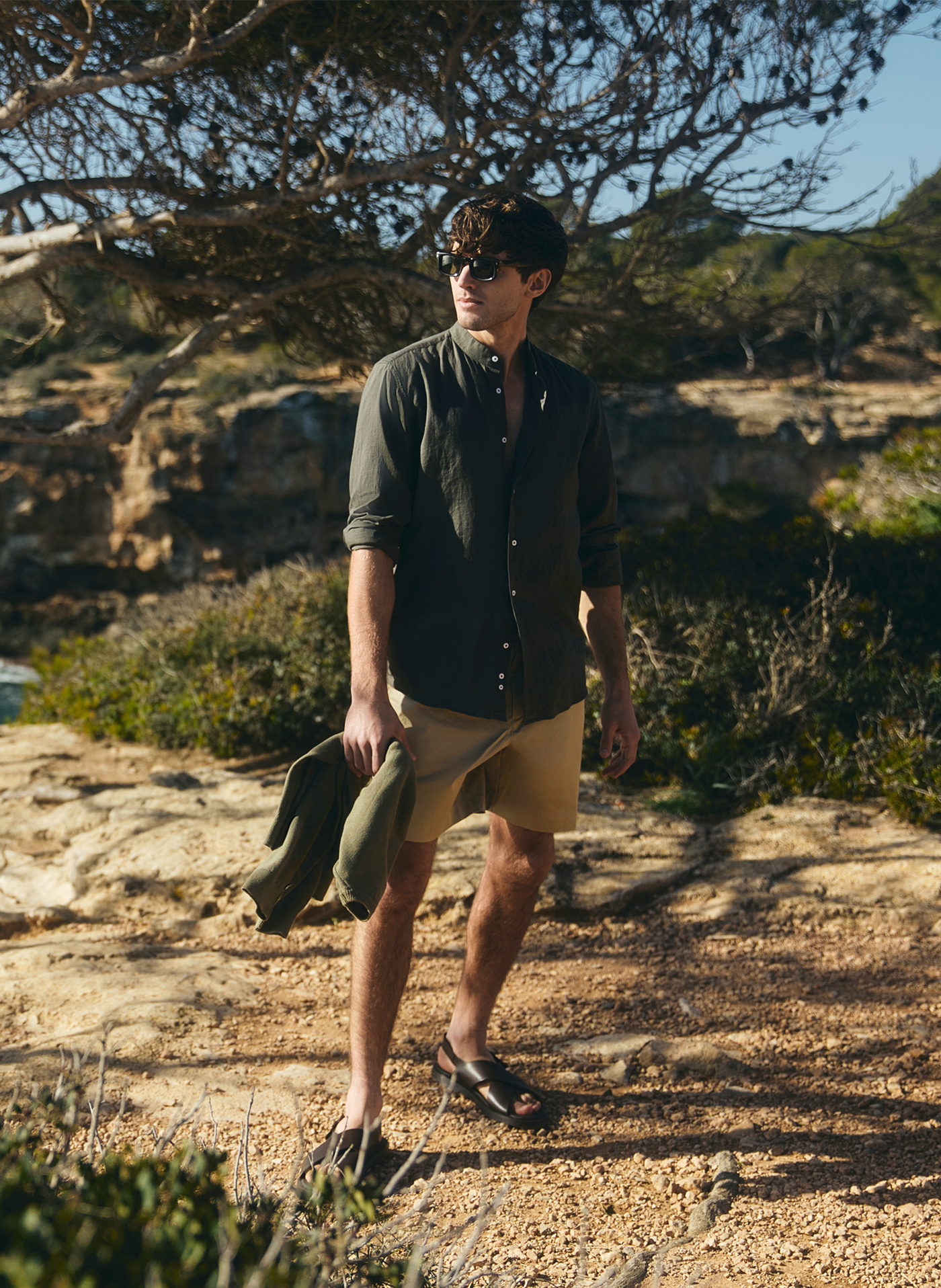 Lniana zielona koszula męska ze stójką - Pako Lorente