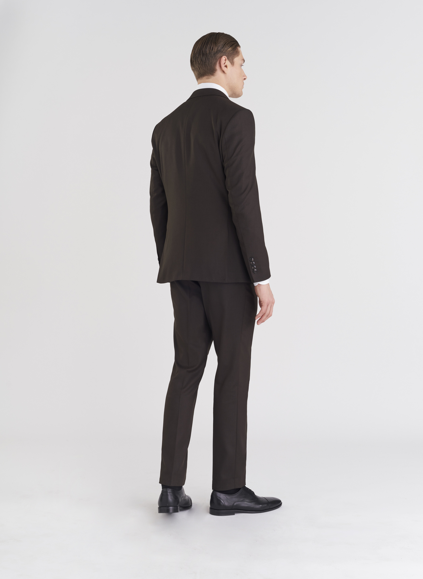 Brązowe spodnie w kant męskie - Pako Lorente