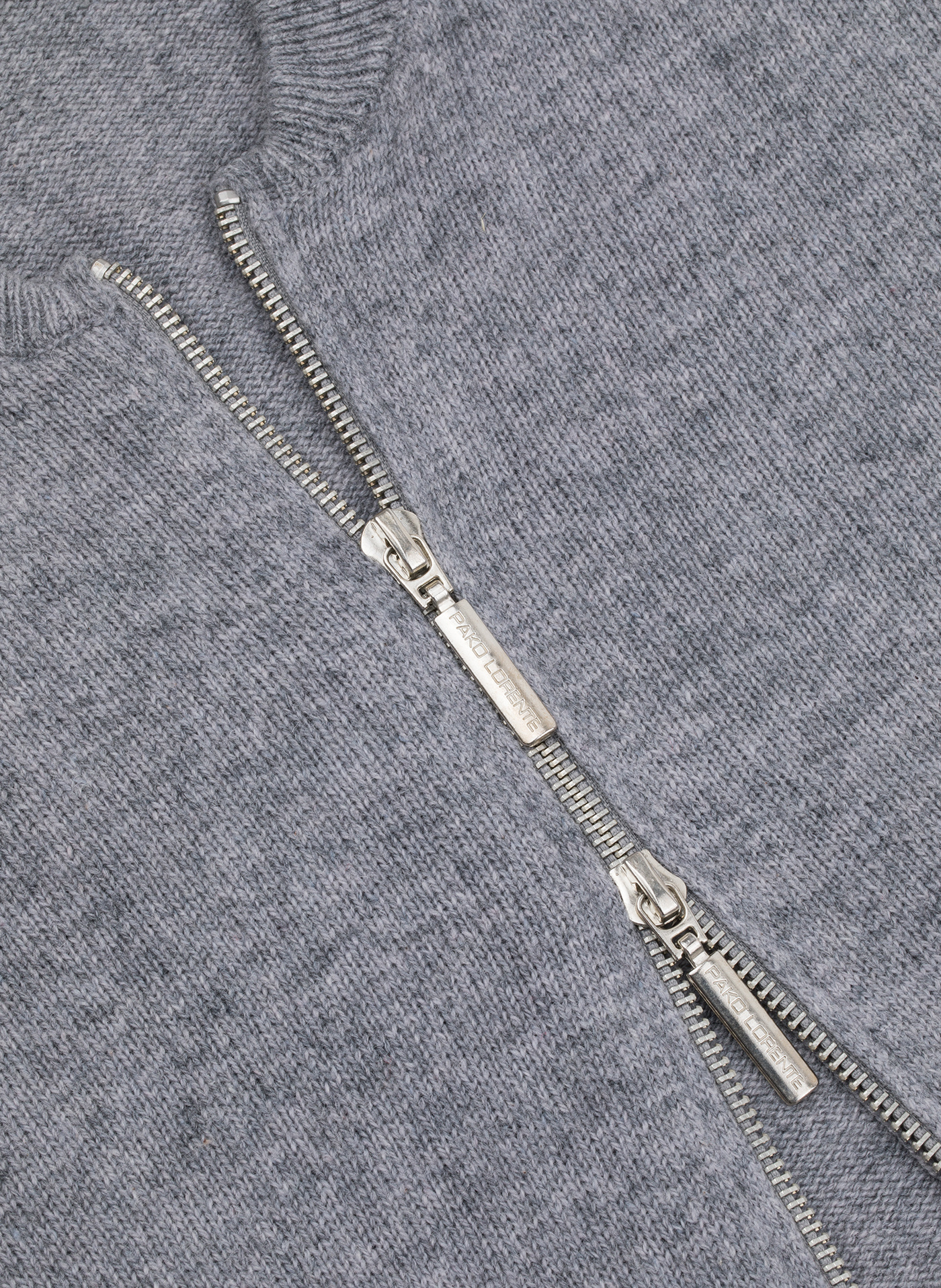 Sweter męski rozpinany w szarym kolorze - Pako Lorente