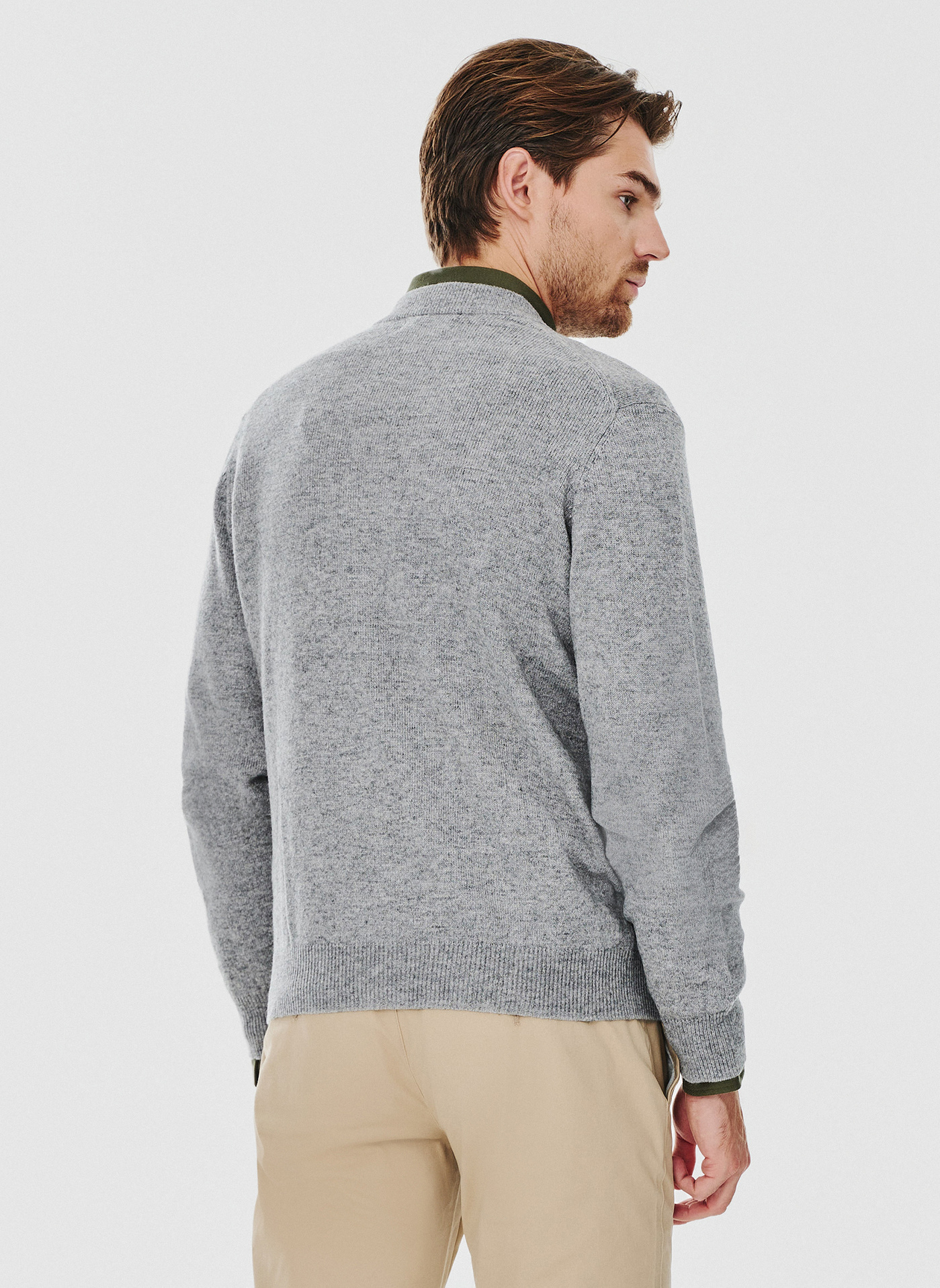Sweter męski rozpinany w szarym kolorze - Pako Lorente