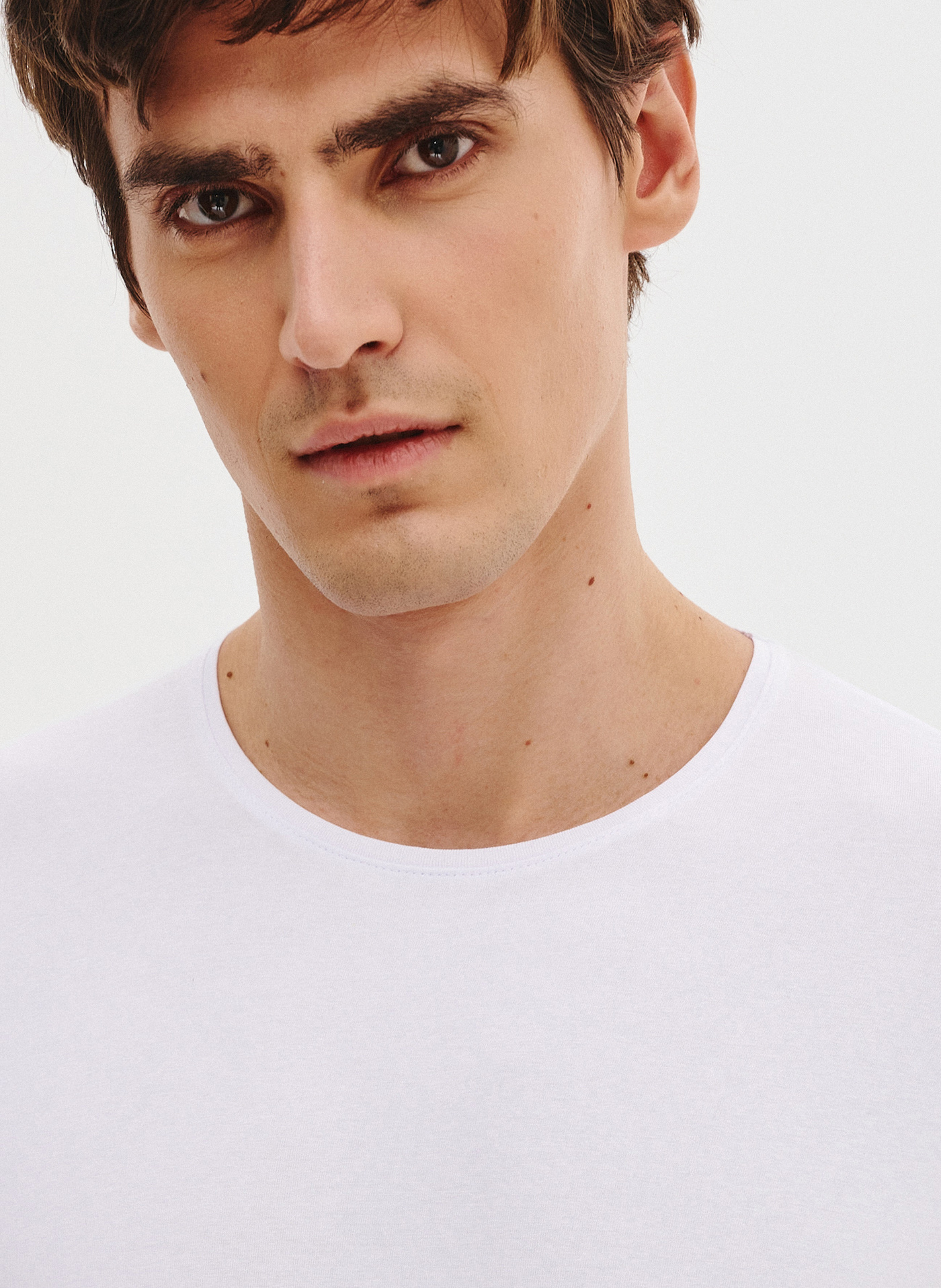 Biały gładki t-shirt męski - Pako Lorente