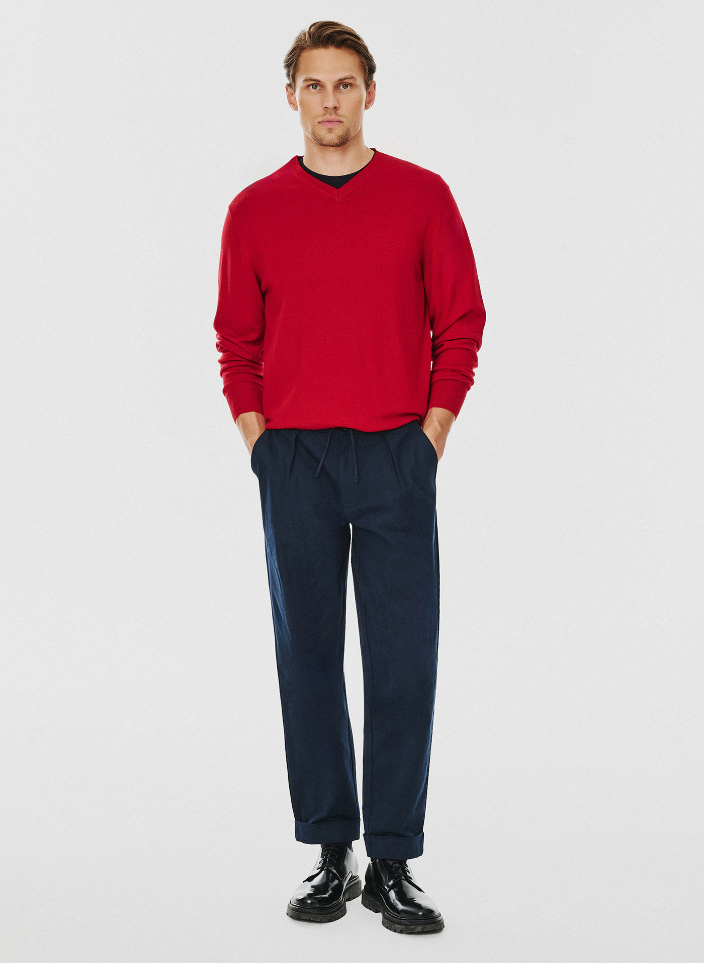 Czerwony męski sweter w serek - Pako Lorente